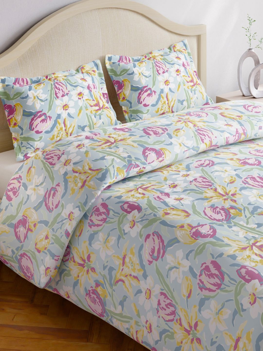 

haus & kinder Tulpi Meadow White Floral Cotton 186 TC Queen Bedsheet Set-2.25 m x 2.5 m