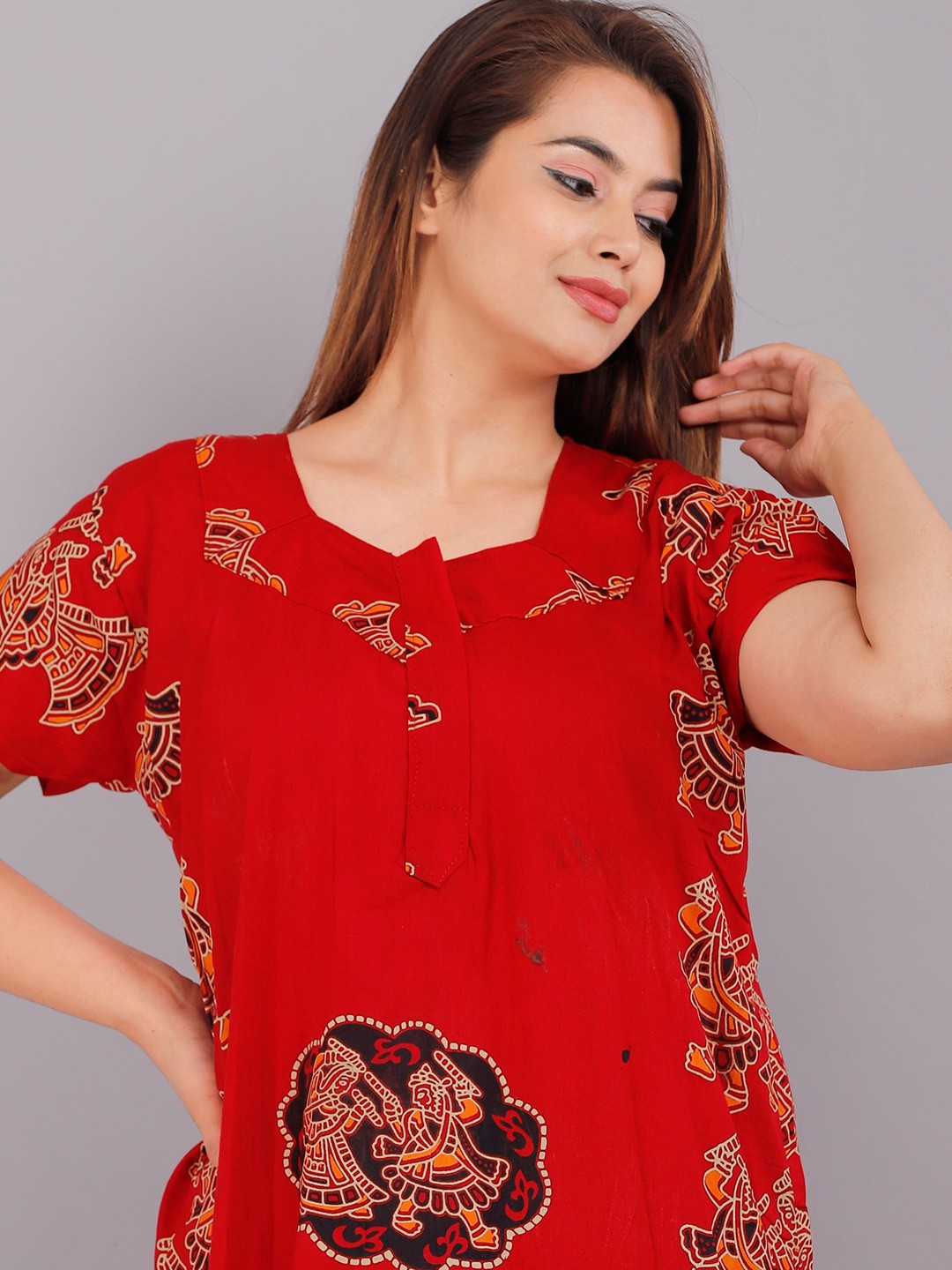 

PR PINK ROYAL Women Printed Maxi Nightdress, Red