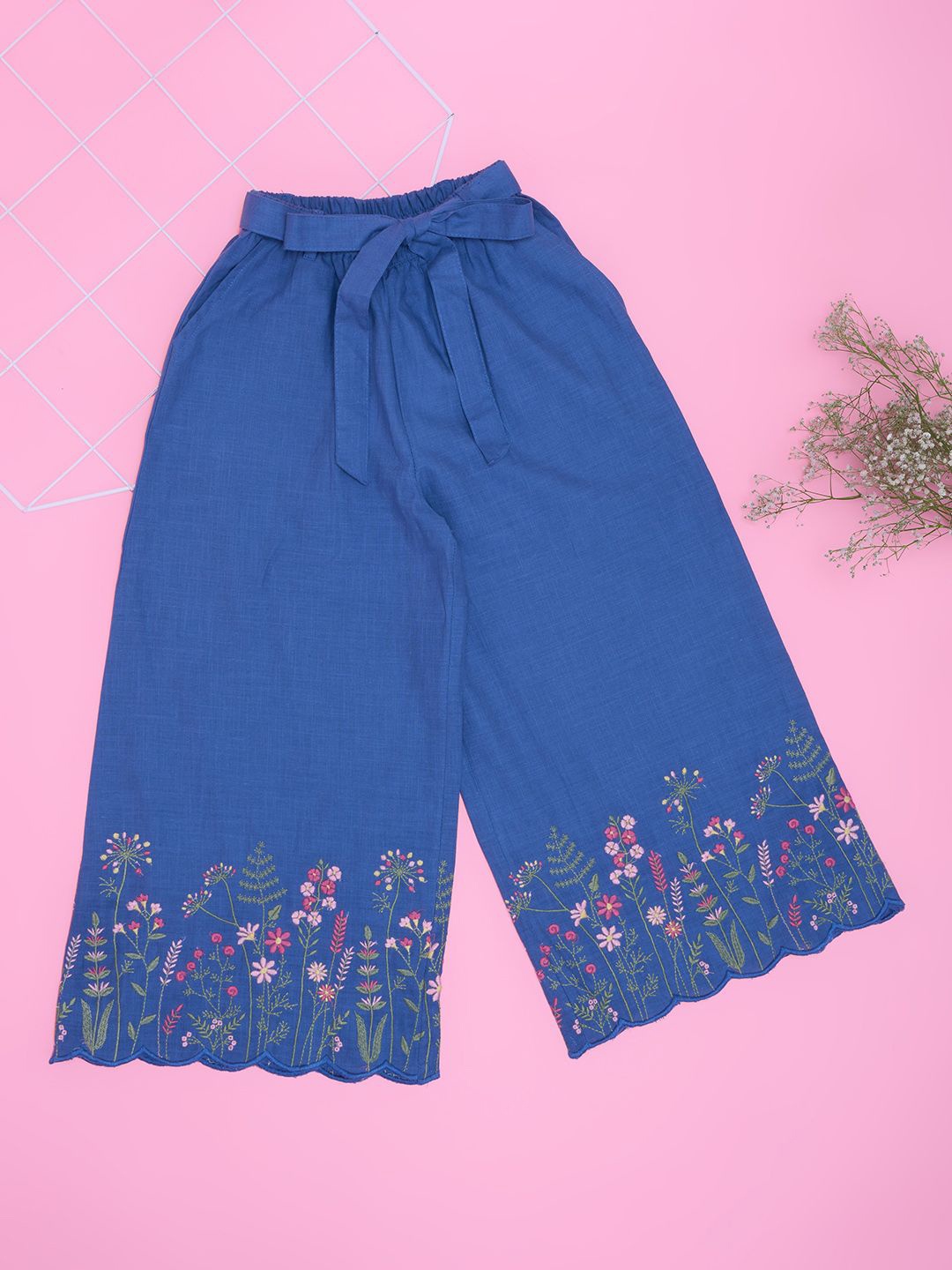 

AKKRITI BY PANTALOONS Girls Floral Relaxed Fit Mid-Rise Culottes Trousers, Blue