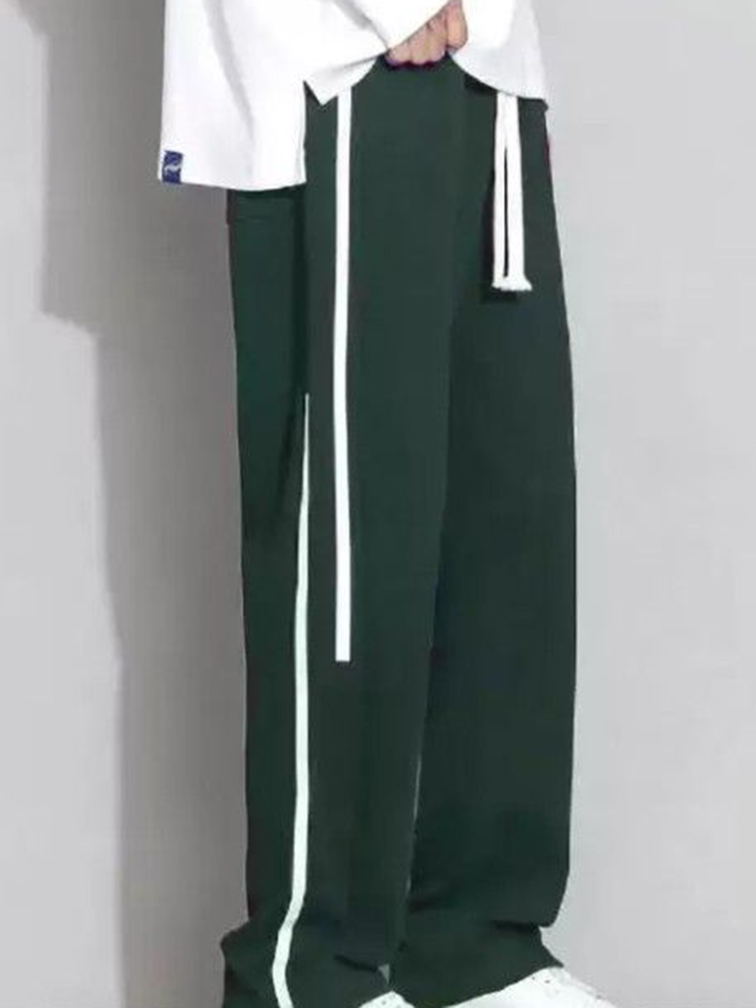

culish Men Side Striped Mid Rise Track Pants, Green
