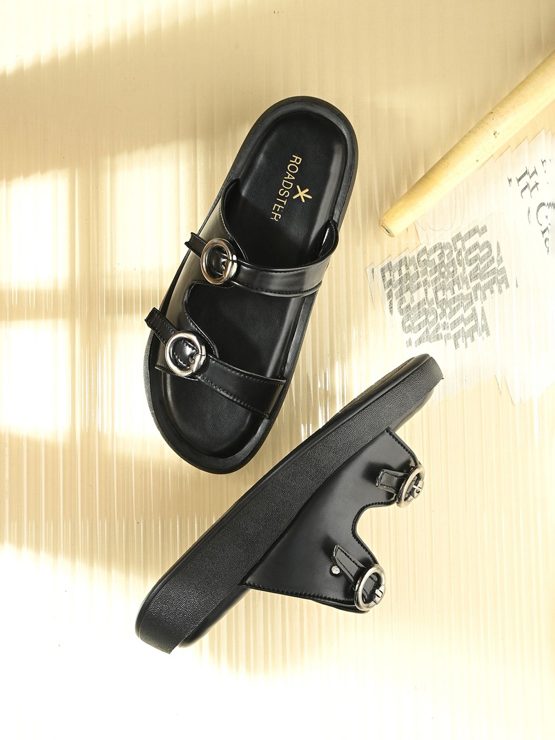 

The Roadster Lifestyle Co Women Open Toe Flats, Black