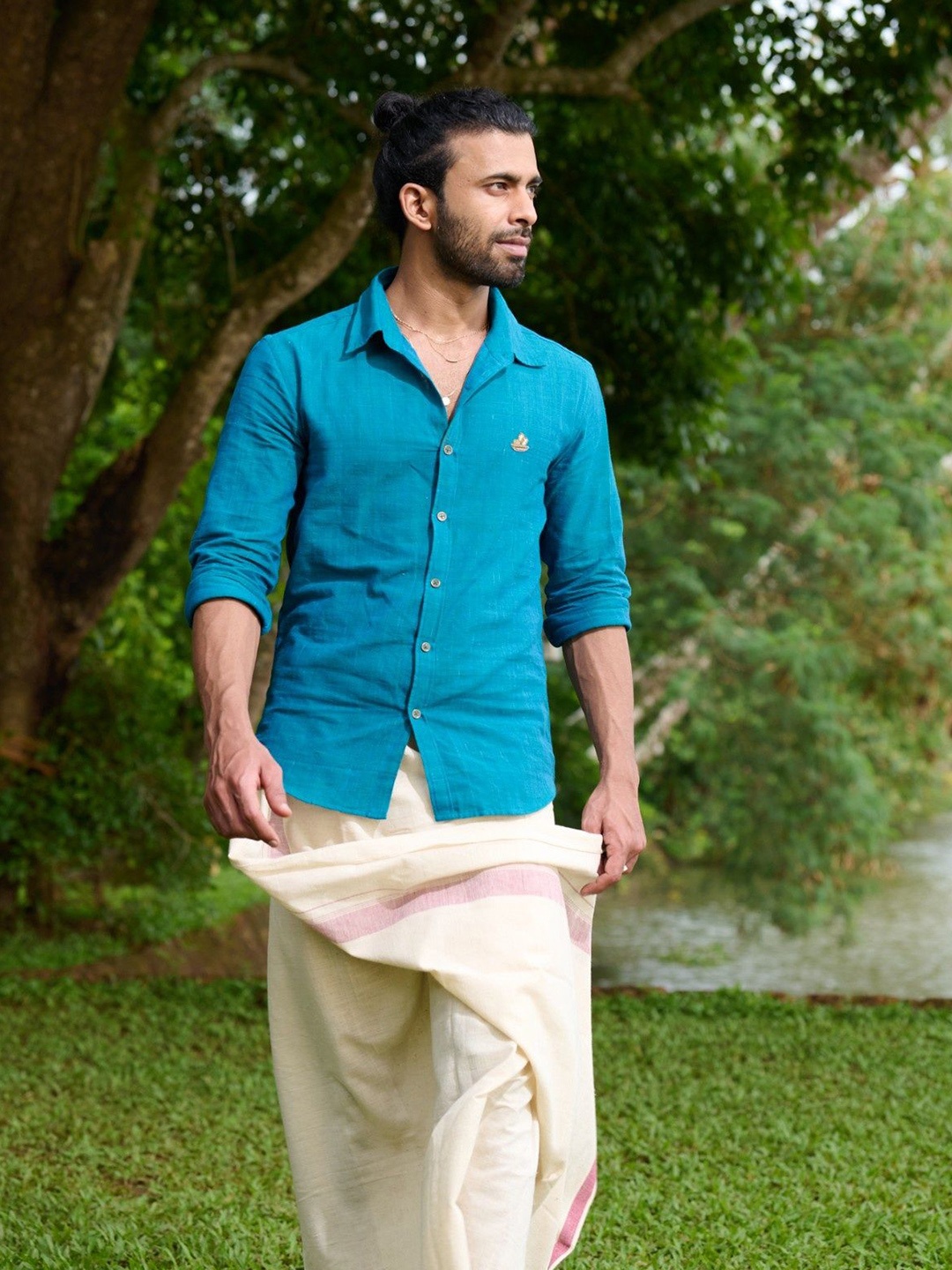 

Seamstress Men Classic Fit Spread Collar Solid Cotton Casual Shirt, Blue