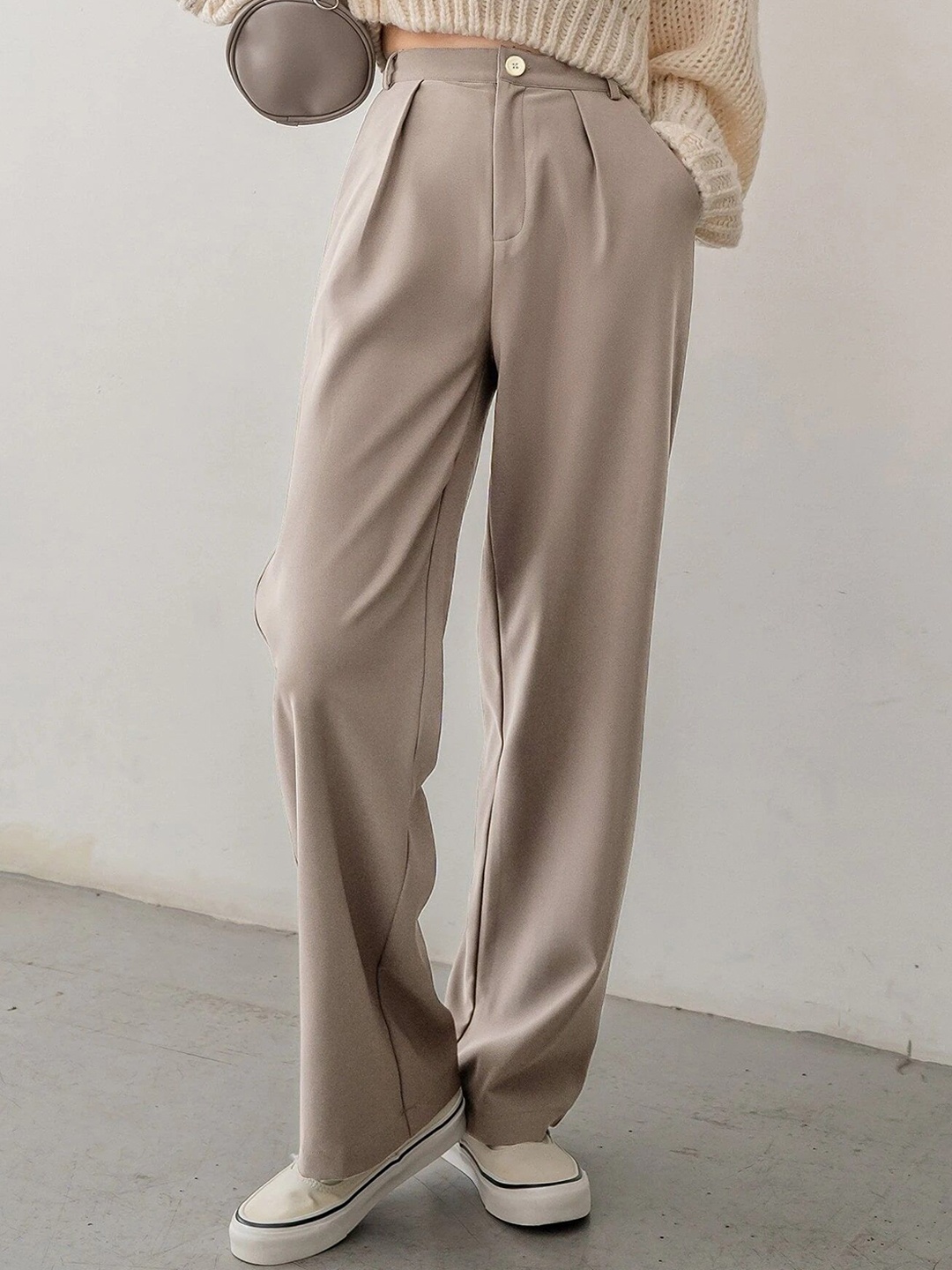 

FNOCKS Women Relaxed Straight Leg Flared High-Rise Organic Cotton Trousers, Cream
