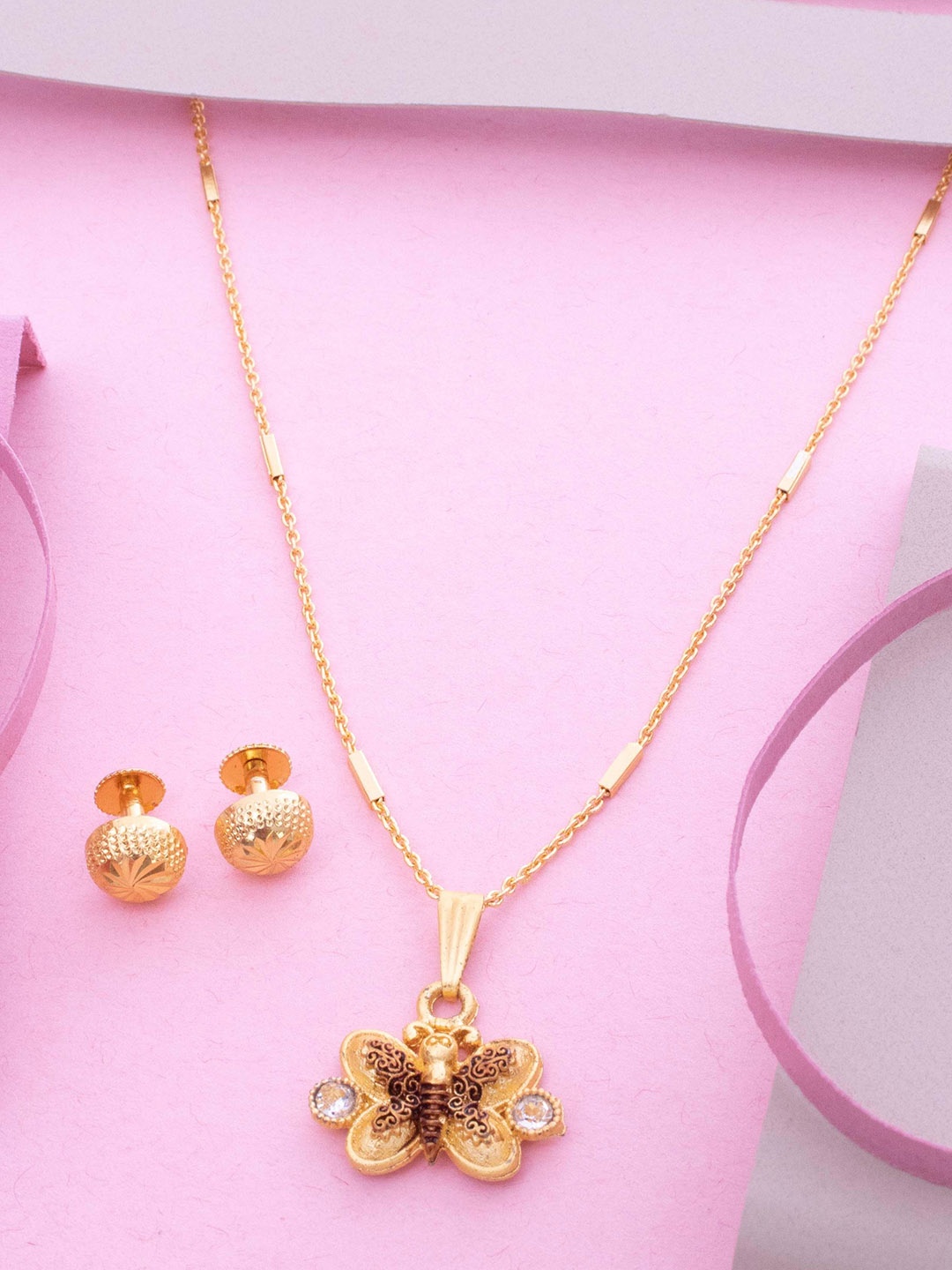 

Ramdev Art Fashion Jwellery Gold-Plated Artificial Stones-Studded Jewellery Set