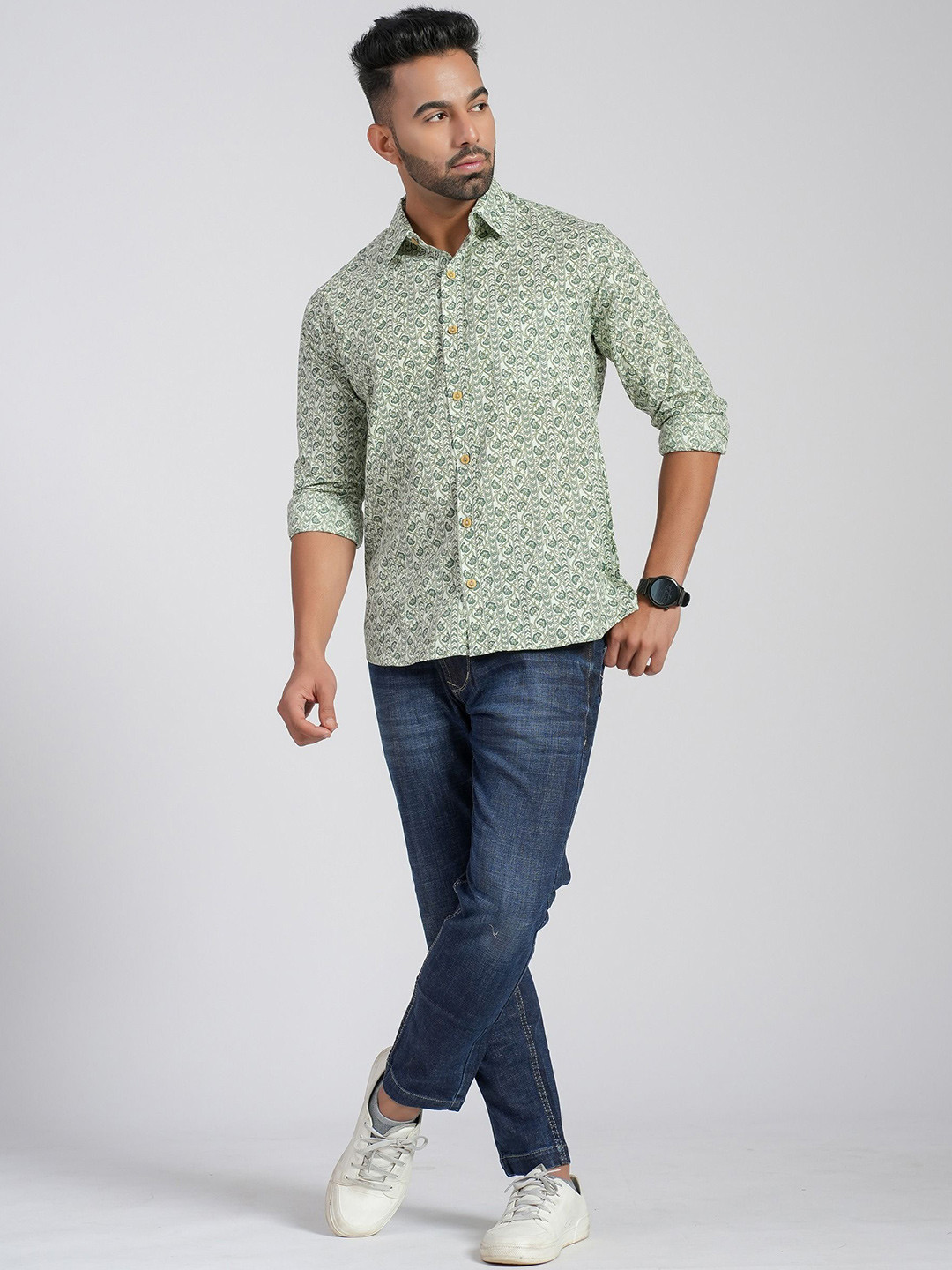 

Cotton Curio Men Comfort Fit Spread Collar Floral Printed Cotton Casual Shirt, Green