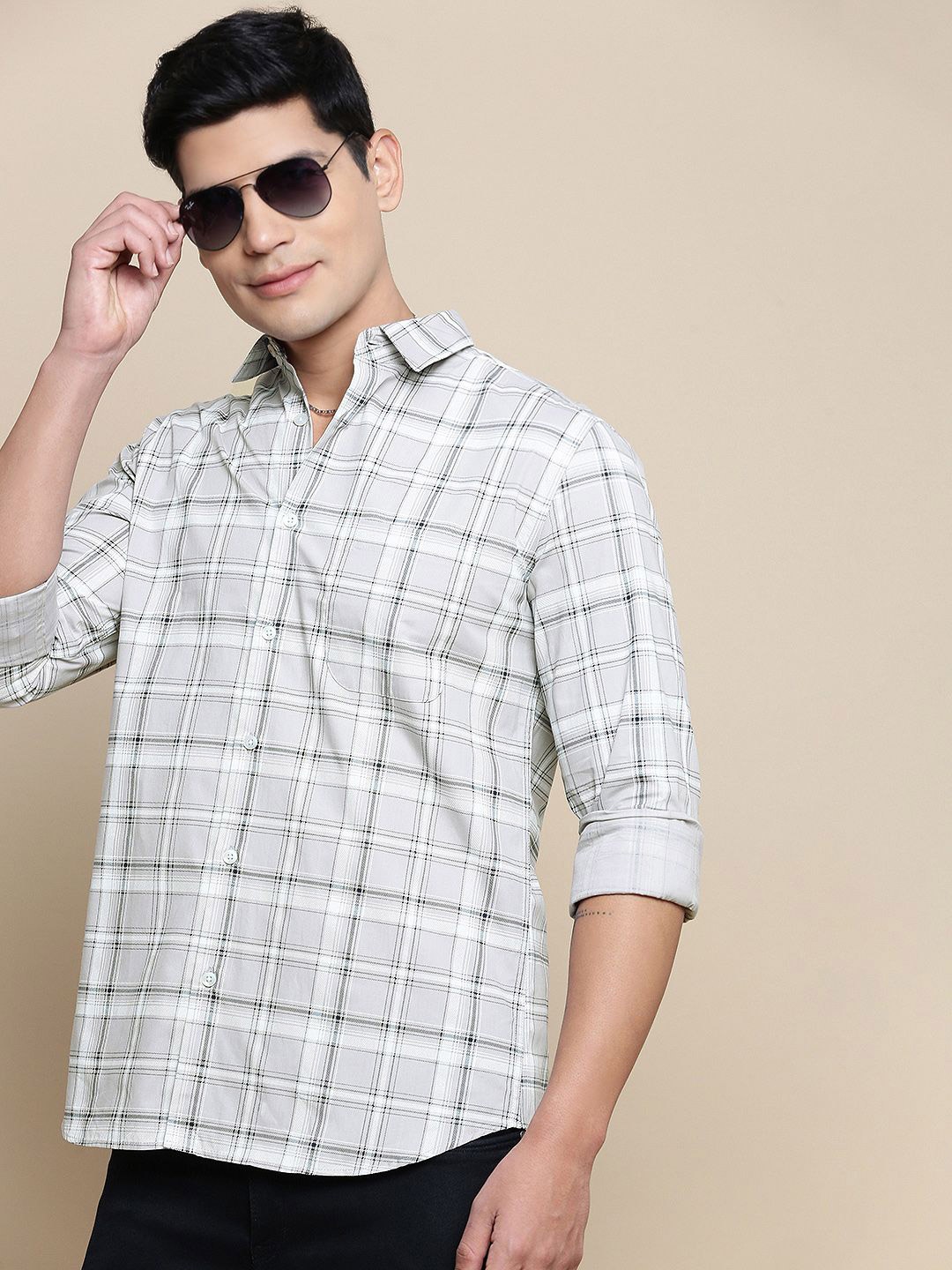 

INVICTUS Men Sport Fit Spread Collar Tartan Checked Cotton Casual Shirt, Grey