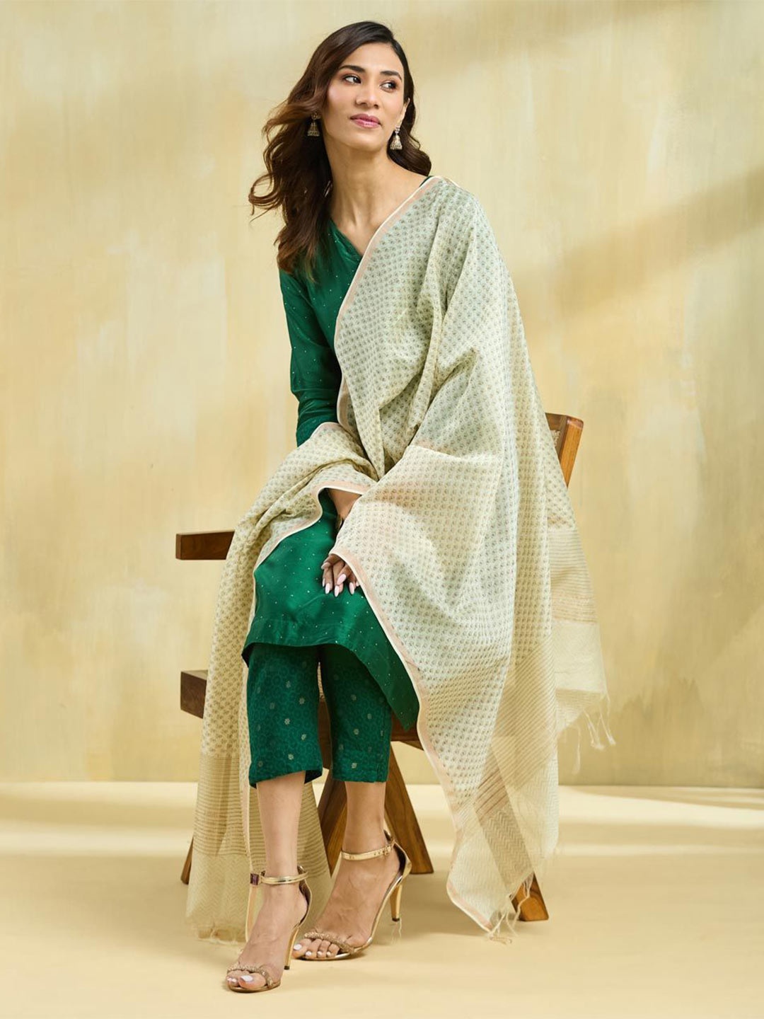 

Fabindia Floral Printed Cotton Silk Block Print Technique Dupatta, Off white