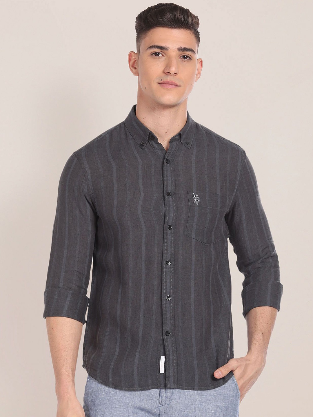 

U.S. Polo Assn. Men Slim Fit Button-Down Collar Vertical Striped Linen Casual Shirt, Grey