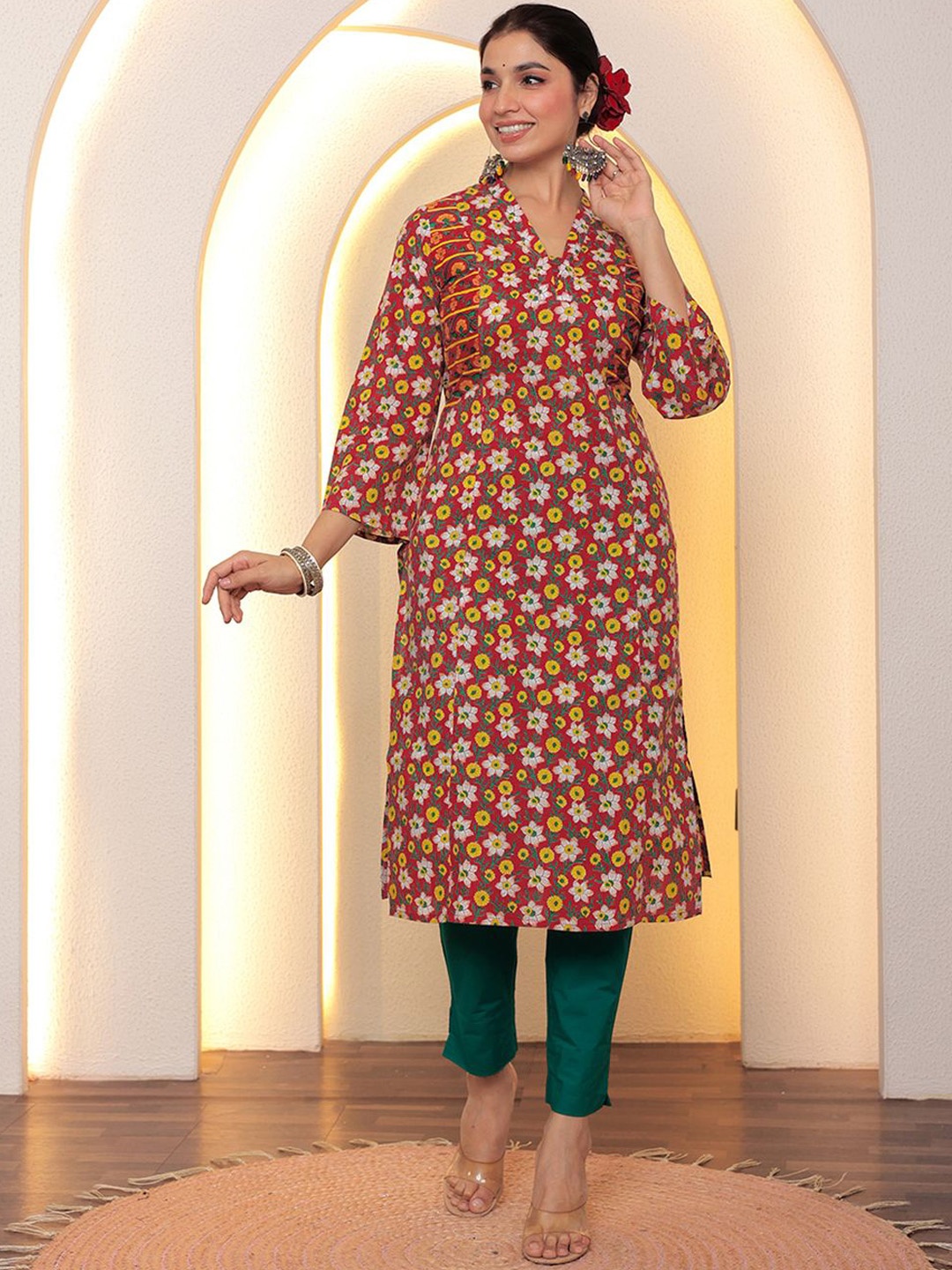 

GULAB CHAND TRENDS Floral Printed Cotton Straight Kurta, Red