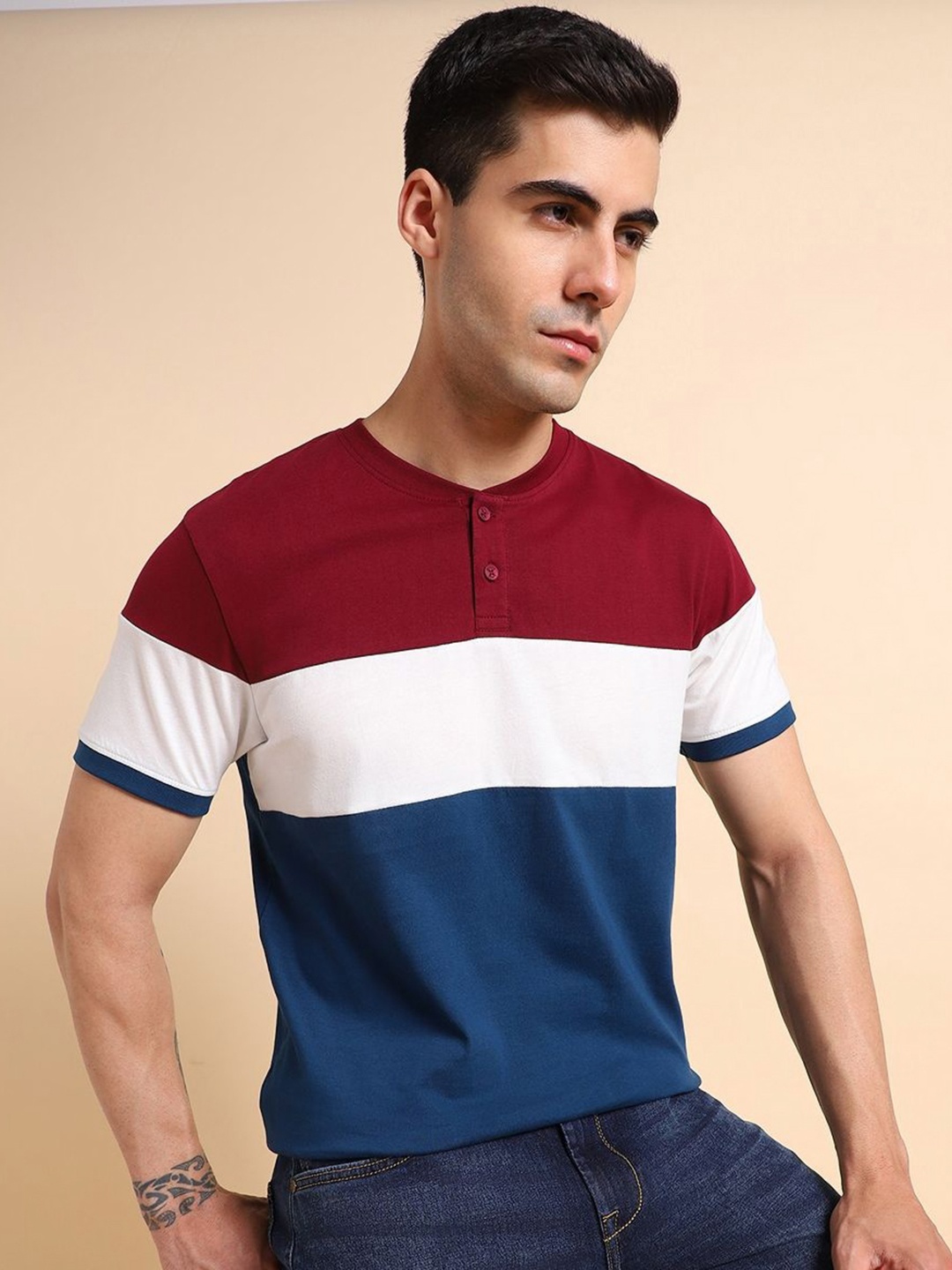 

Dennis Lingo Men Colourblocked Henley Neck Pockets T-shirt, Maroon