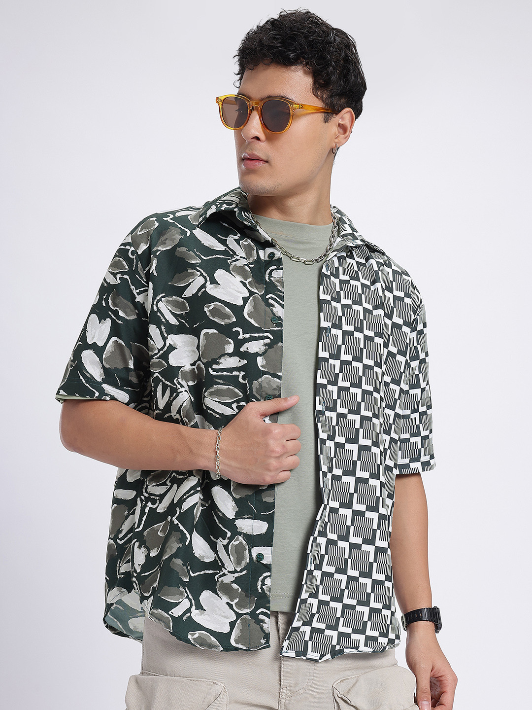 

glitchez Surreal Abstraction Relaxed Fit Shirt, Green