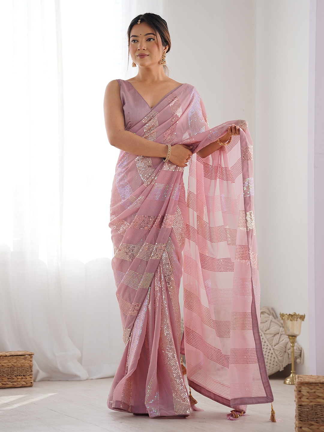 

Moda Rapido Embellished Sequinned Heavy Work Saree, Pink
