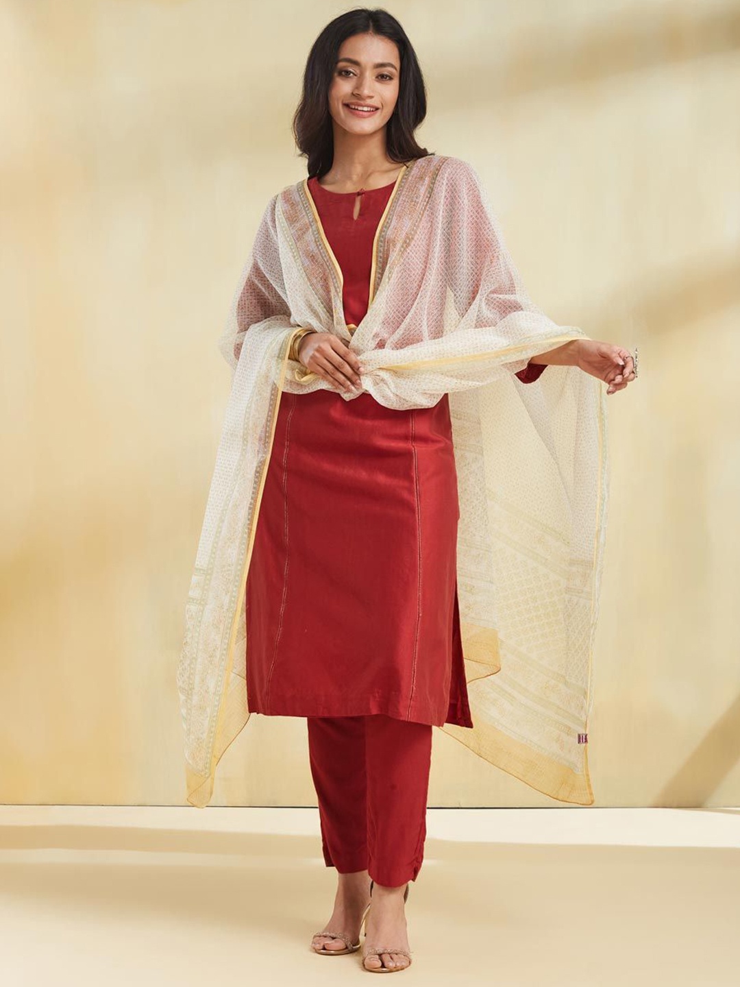 

Fabindia Floral Printed Cotton Silk Block Printed Technique Dupatta, White