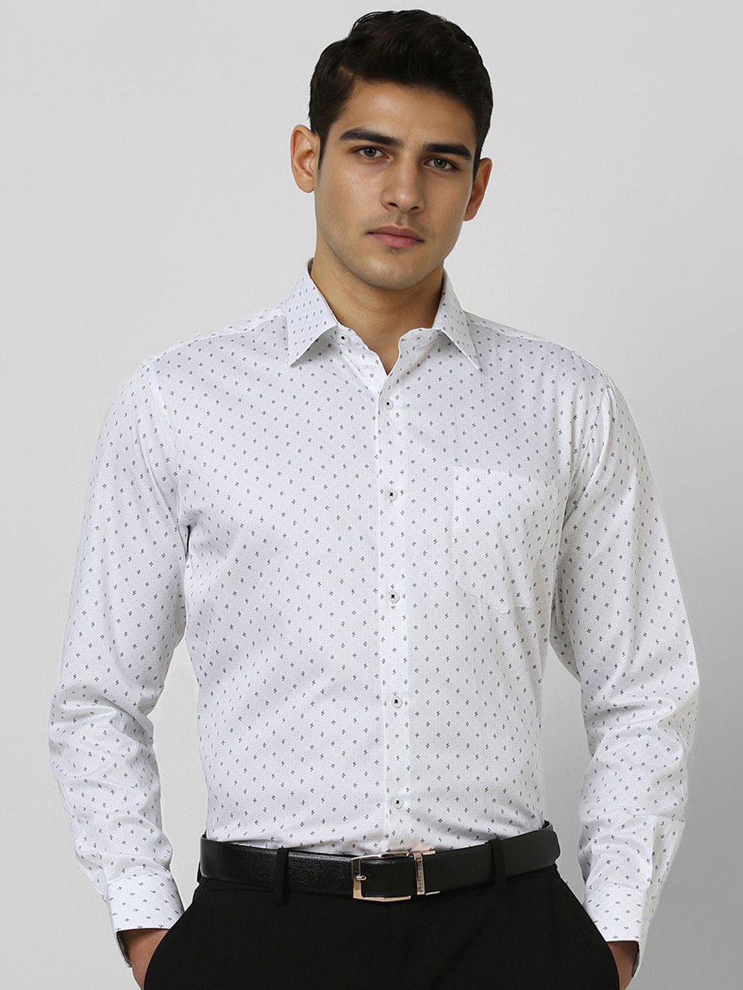 

Van Heusen Men Regular Fit Spread Collar Micro Ditsy Printed Cotton Formal Shirt, White