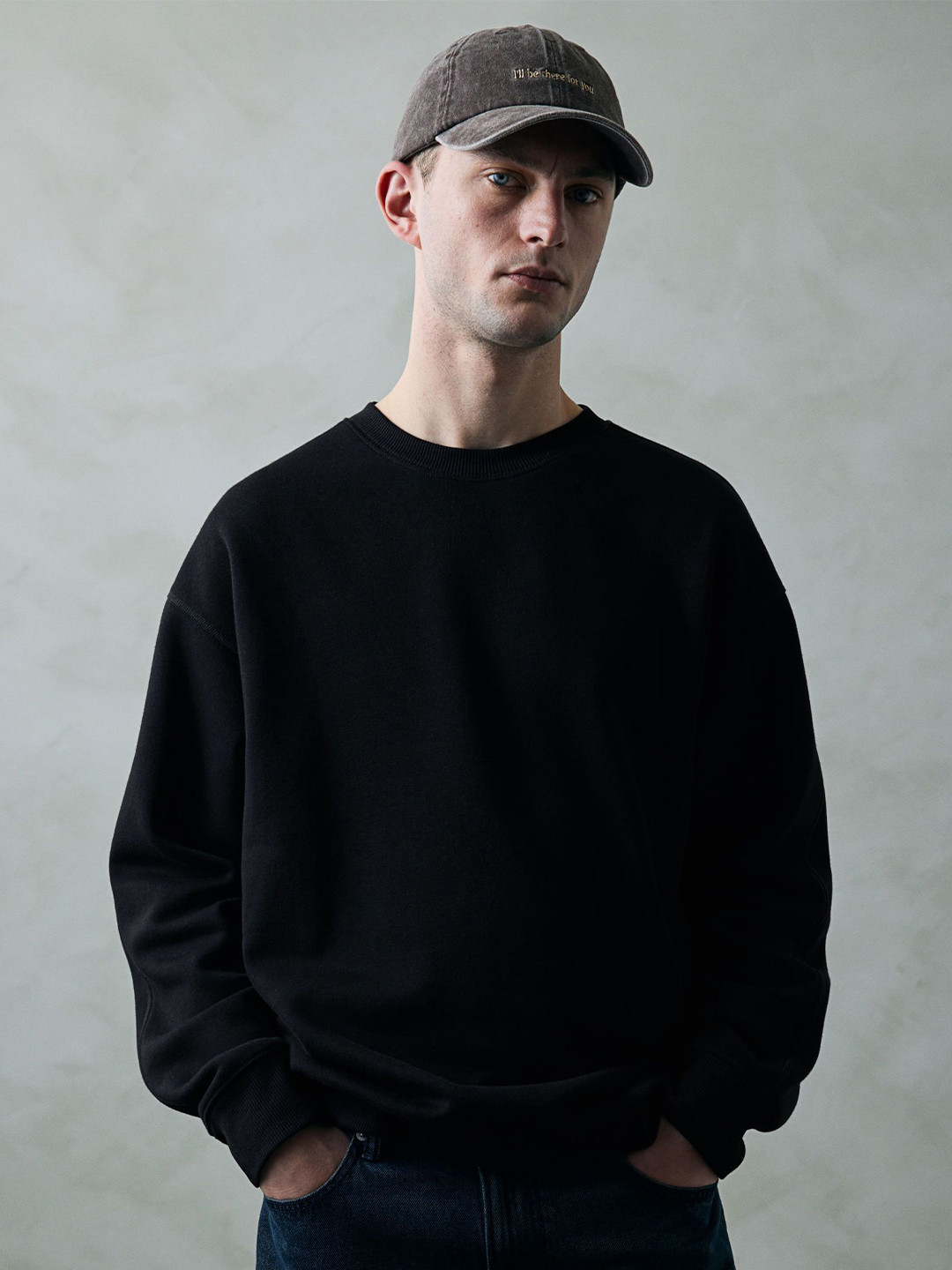 

H&M Men Thermolite Loose Fit Sweatshirt, Black