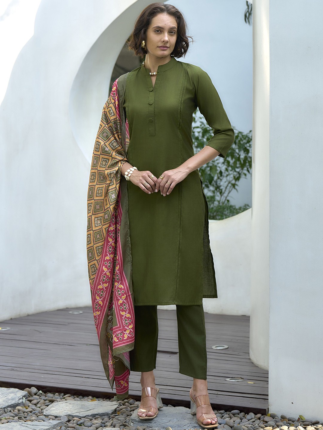 

SHREE LAXMINARAYAN EXPORT Mandarin Collar Panelled Straight Kurta With Trouser & Dupatta, Olive