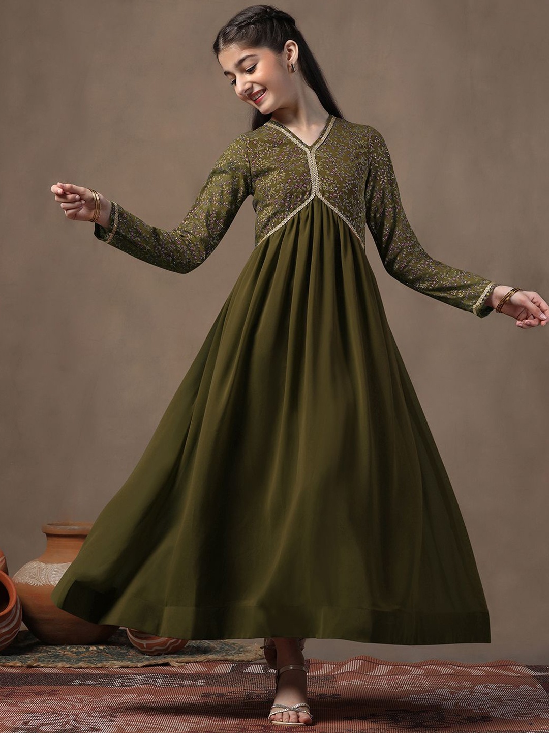 

Sangria Girls Embroidered Empire Ethnic Dress, Green