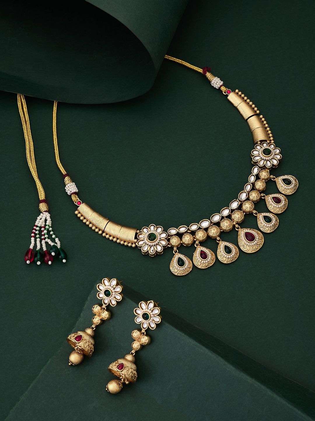 

ATIBELLE Gold-Plated Kundan Studded & Beaded Jewellery Set