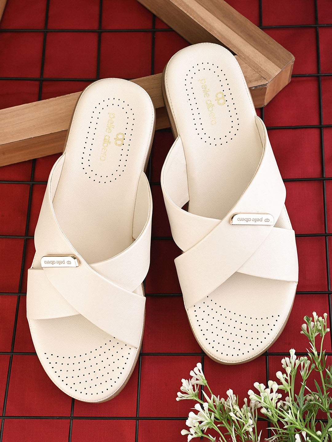 

pelle albero Women Open Toe Flats, Cream