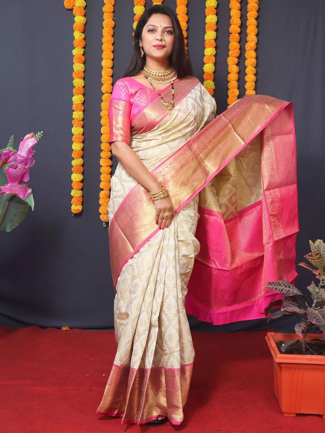 

SILKWEAR Woven Design Zari Banarasi Saree, Cream