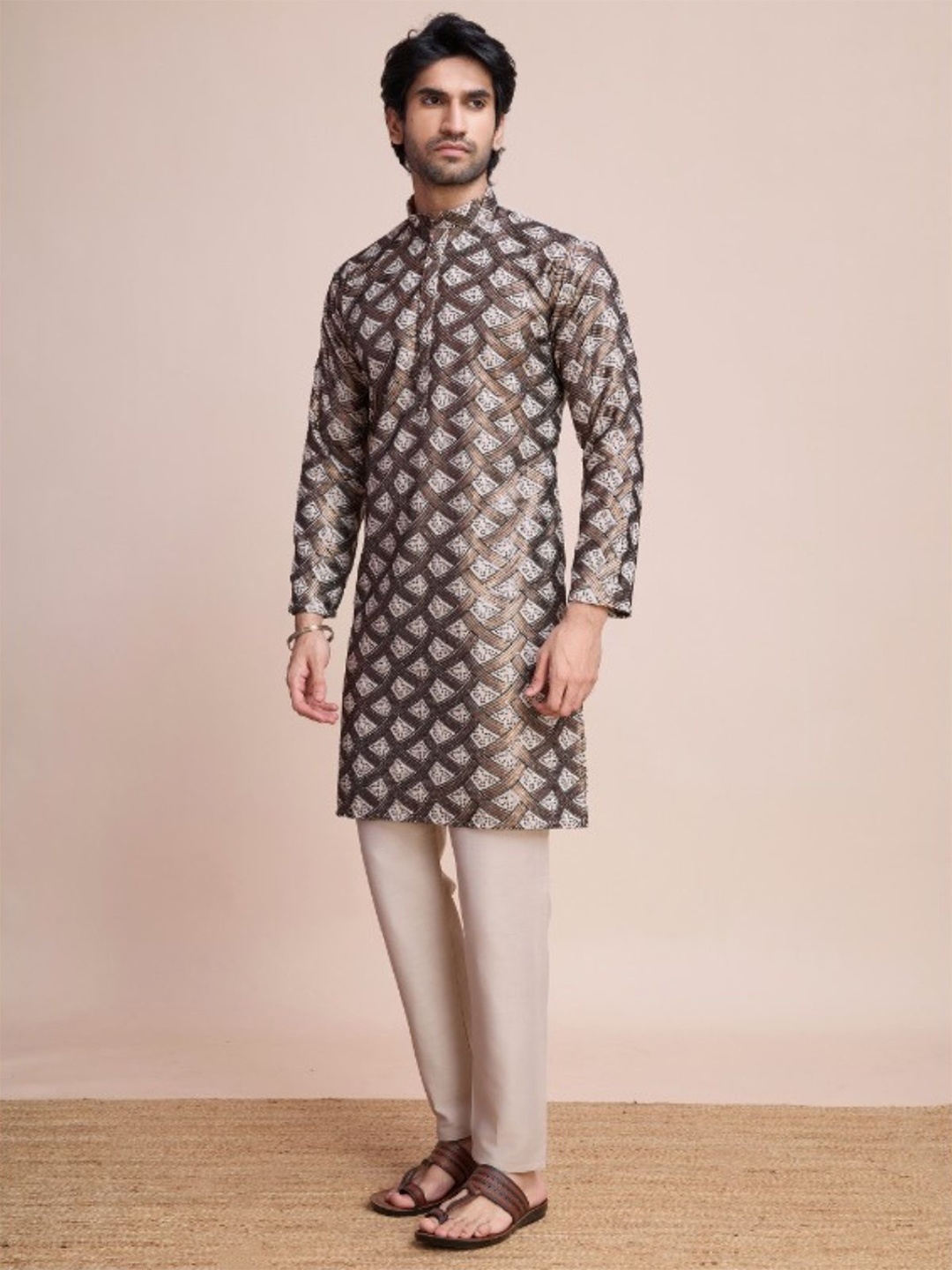 

ODETTE Men Ethnic Motifs Embellished Sequinned Straight Kurta, White
