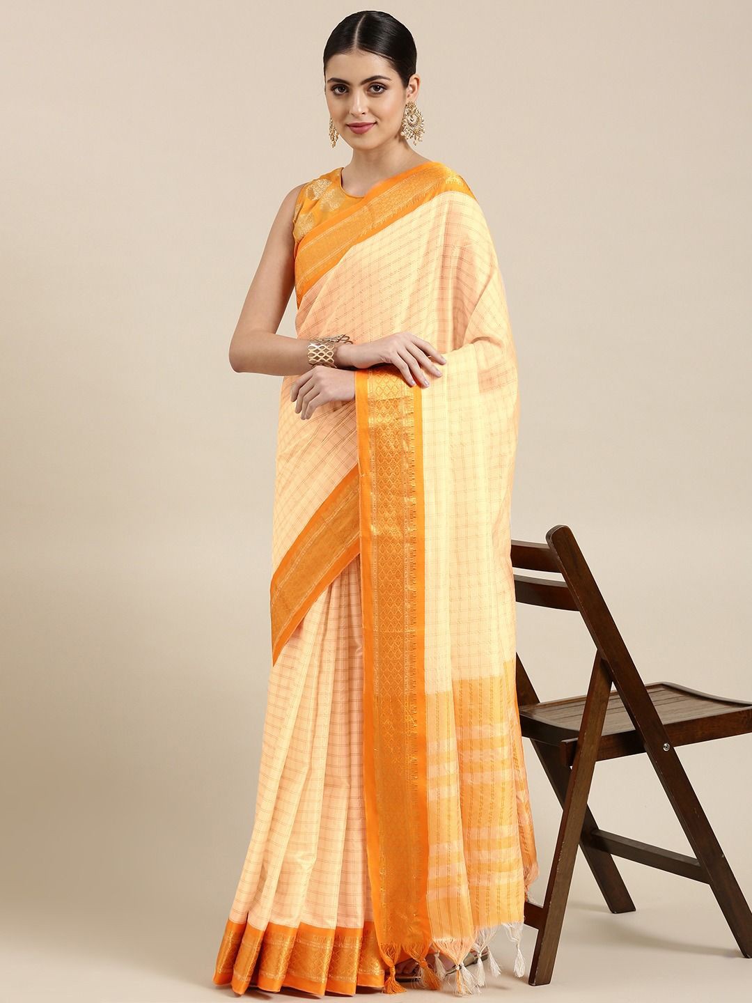 

DIVASTRI Checked Zari Saree with Blouse Piece, Orange
