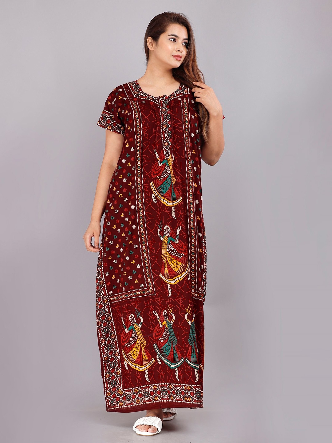 

PR PINK ROYAL Women Printed Maxi Nightdress, Maroon