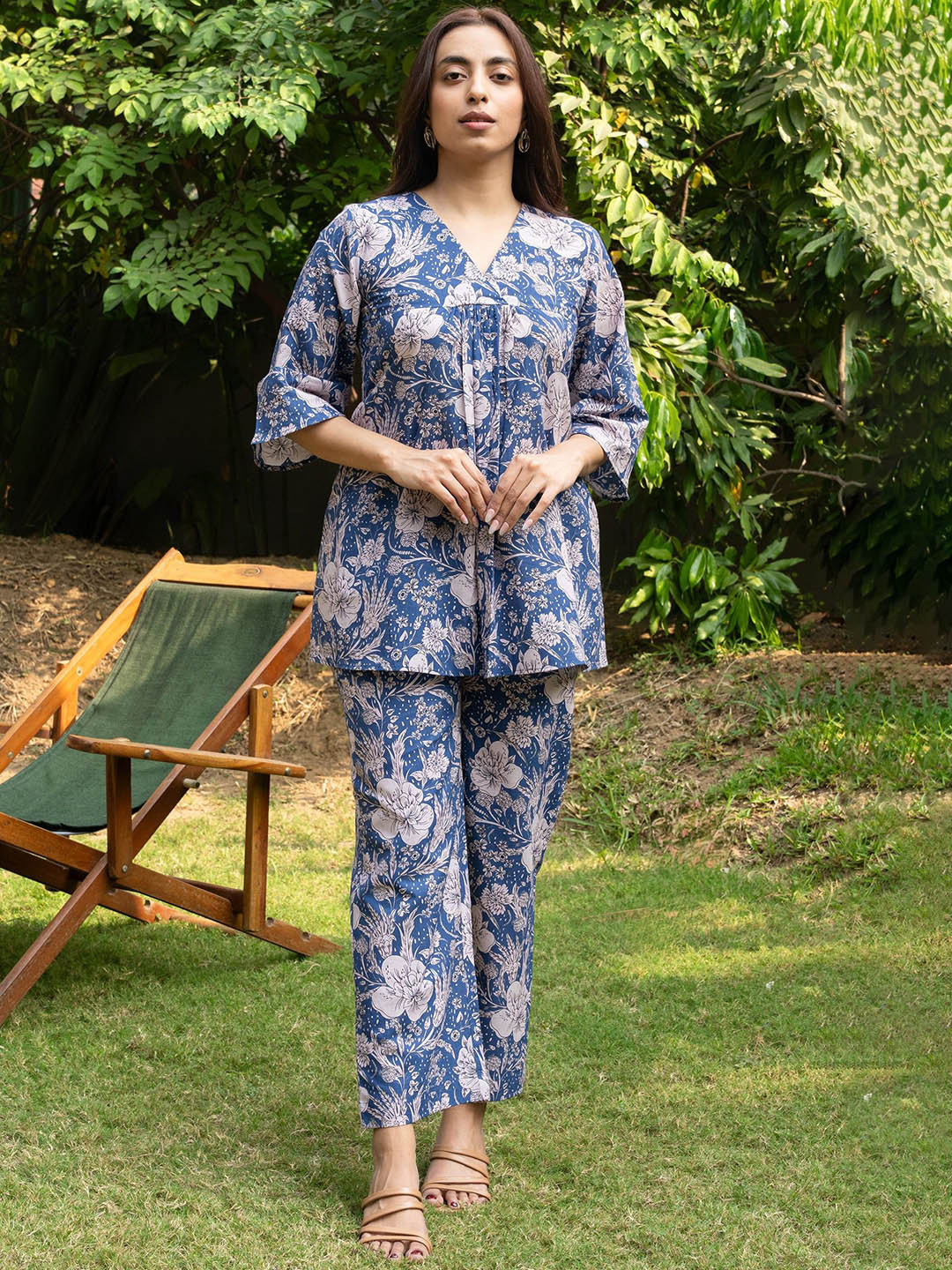 

GULABOSITABO Pure Cotton Floral Printed Tunic With Trouser Co-Ords, Blue