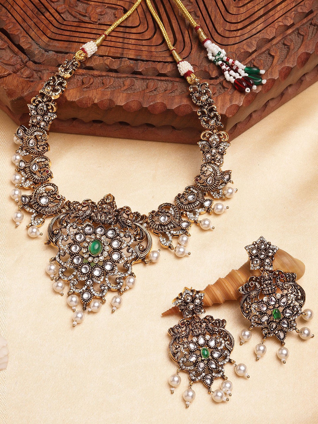 

KARATCART Gold-Plated Stone Studded & Beaded Antique Jewellery Set