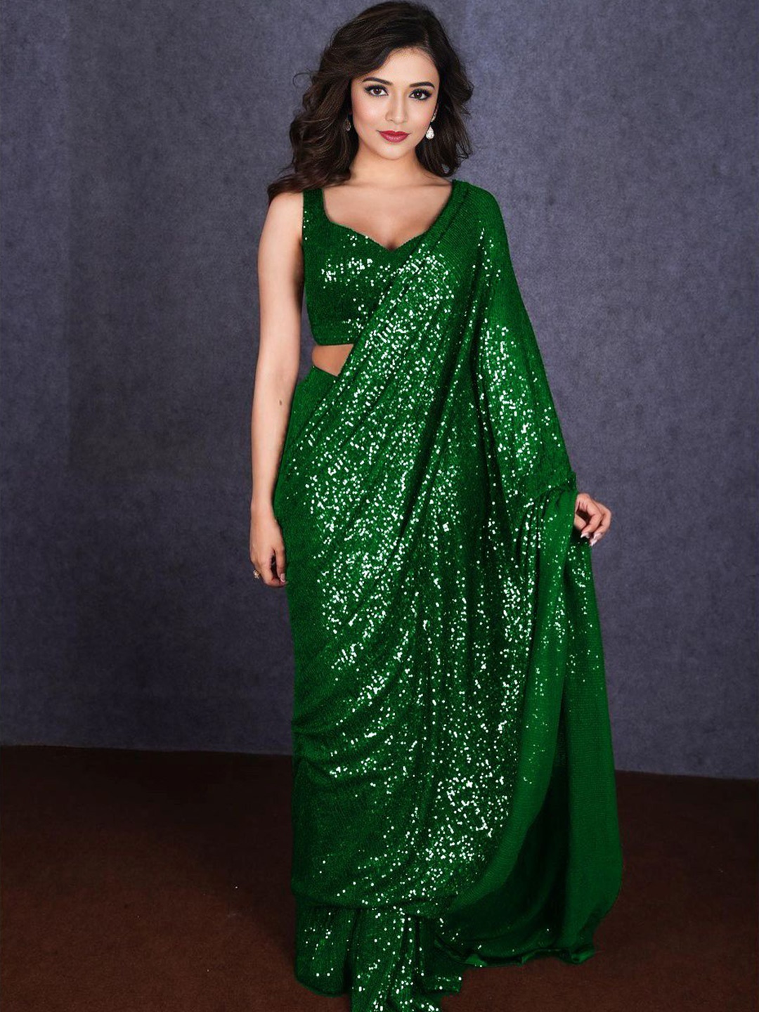 

ANJANI TEXTILE Embellished Sequinned Heavy Work Saree, Green