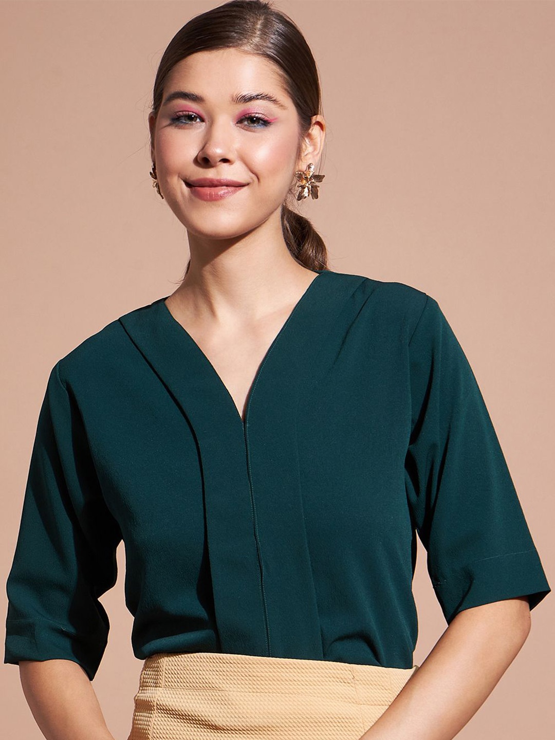 

DressBerry Women Solid V-Neck Top, Olive