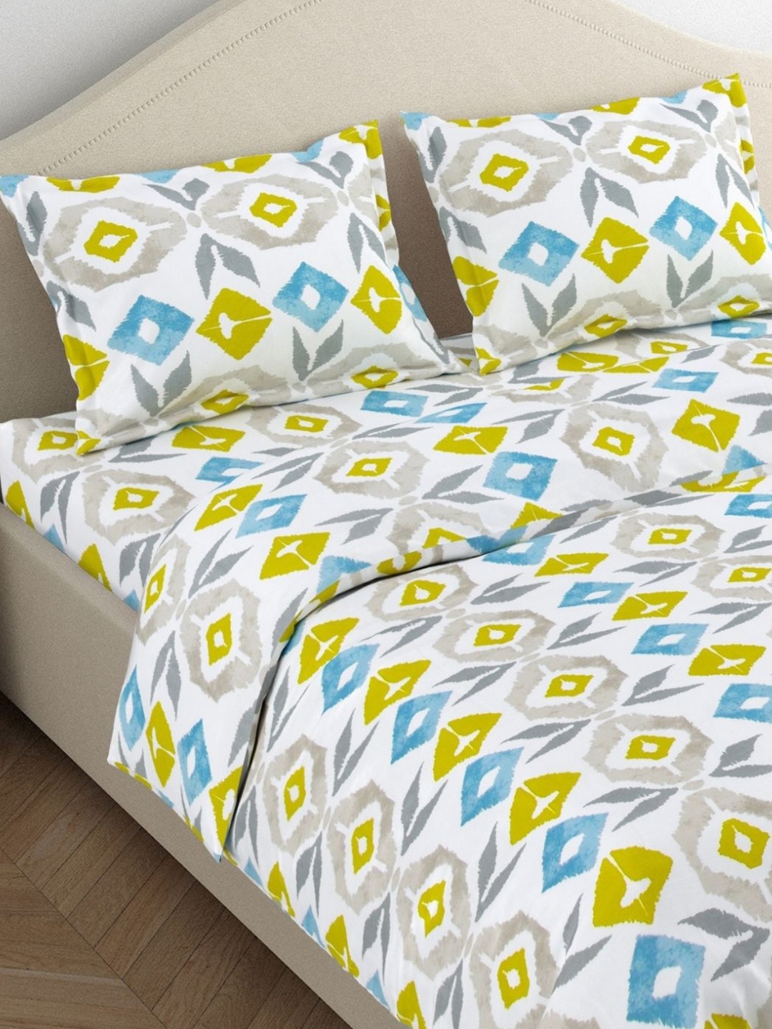 

haus & kinder Cobalt Maze White Printed Cotton 186 TC Queen Bedsheet Set-2.25 m x 2.5 m