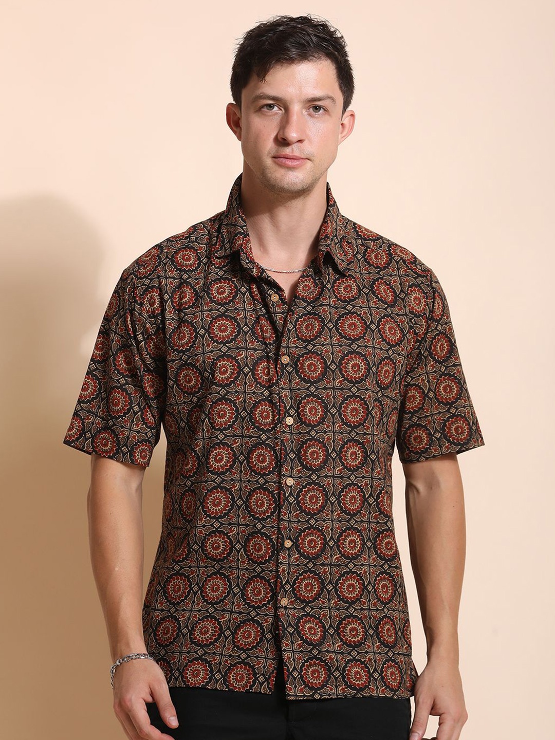 

Jaipur Kurti Men Standard Relaxed Fit Spread Collar Floral Printed Cotton Casual Shirt, Brown