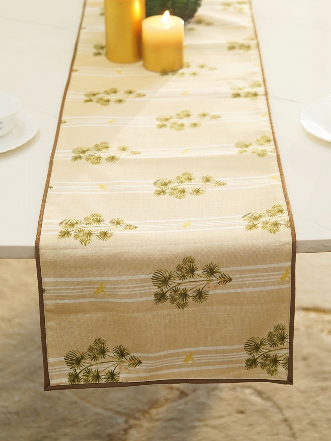 

WOODEN STREET Palmetto Green & Cream Floral Printed Pure Cotton Table Runner, Beige