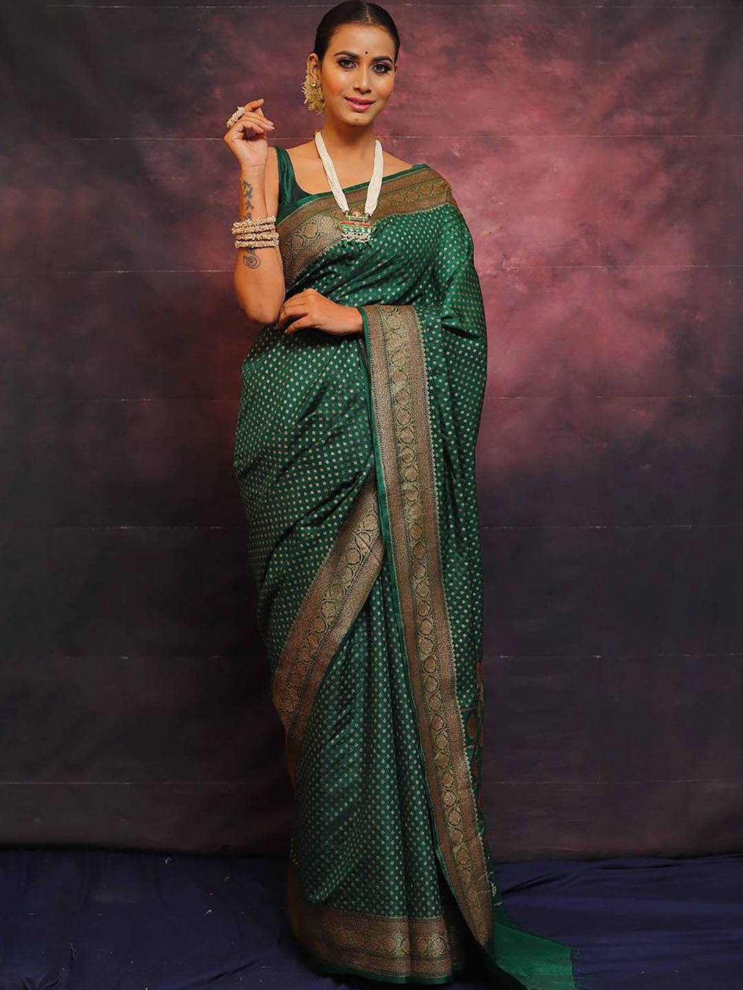 

Anjaneya Sarees Woven Design Zari Silk Blend Banarasi Saree, Green