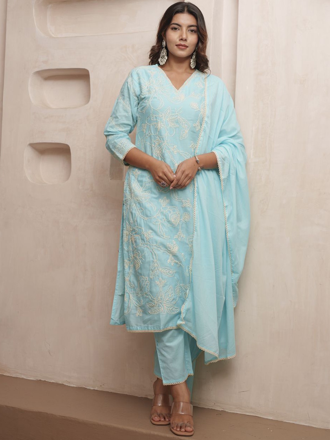 

House of Pataudi Floral Embroidered Thread Work Straight Kurta With Trousers & Dupatta, Blue