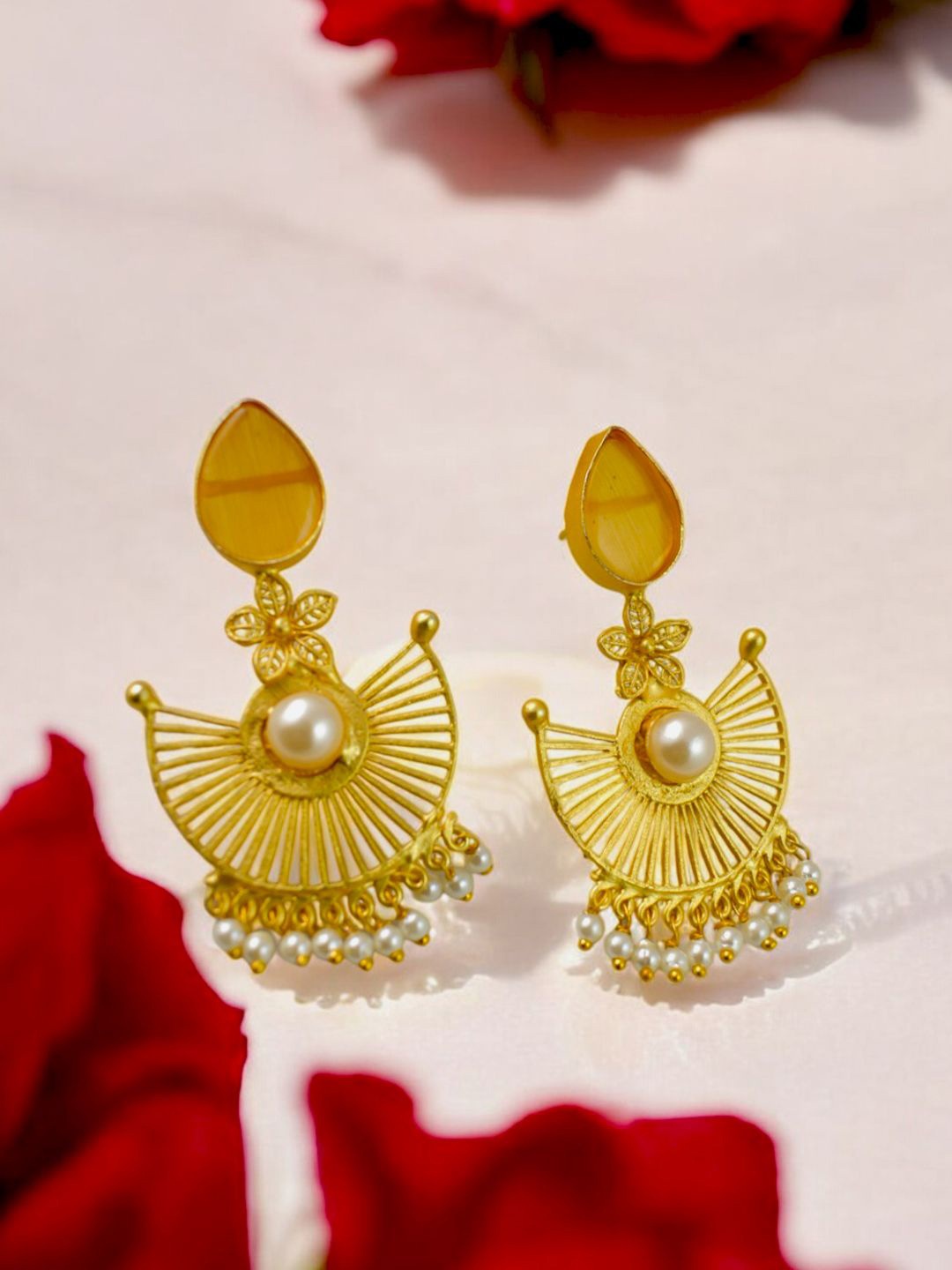 

TISHUL JEWELS Gold-Plated Artificial Stone Studded & Pearls Beaded Drop Earrings