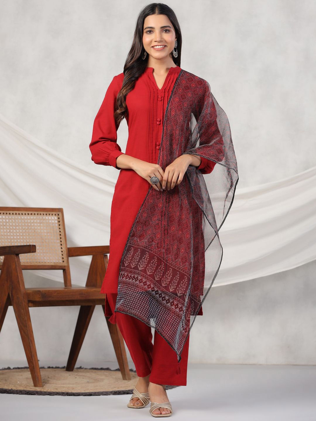 

Sangria Red Mandarin Collar Pure Cotton Straight Kurta With Trousers And Dupatta, Maroon