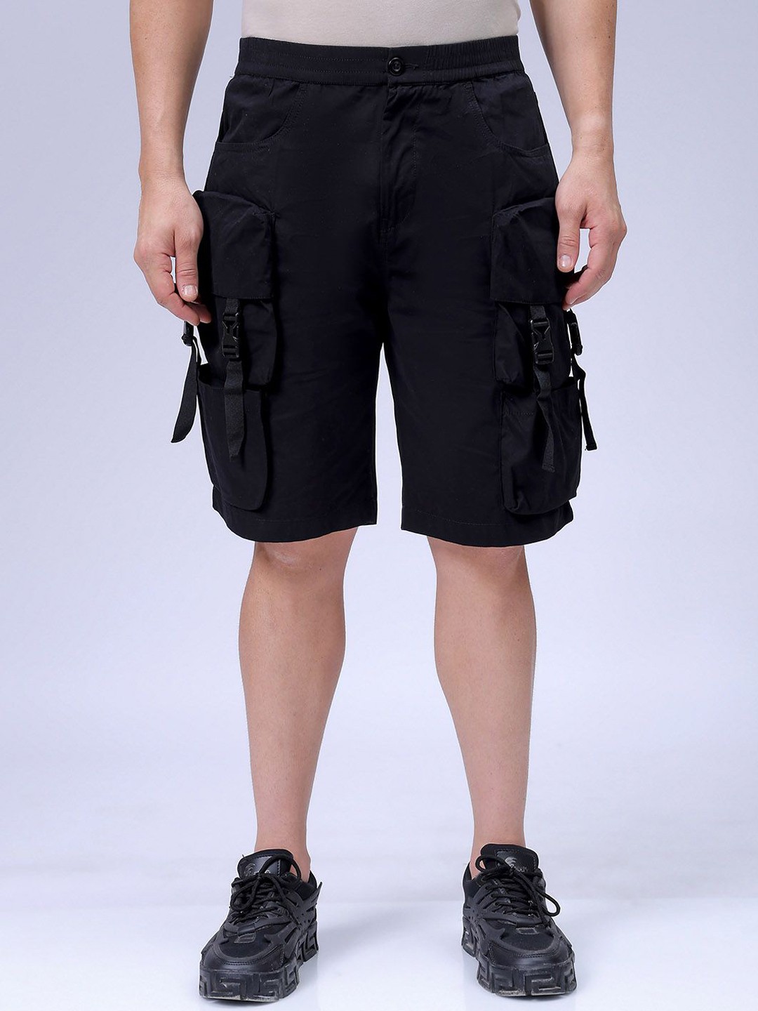 

The Indian Garage Co Men Relaxed Fit Pure Cotton Utility Cargo Shorts, Black
