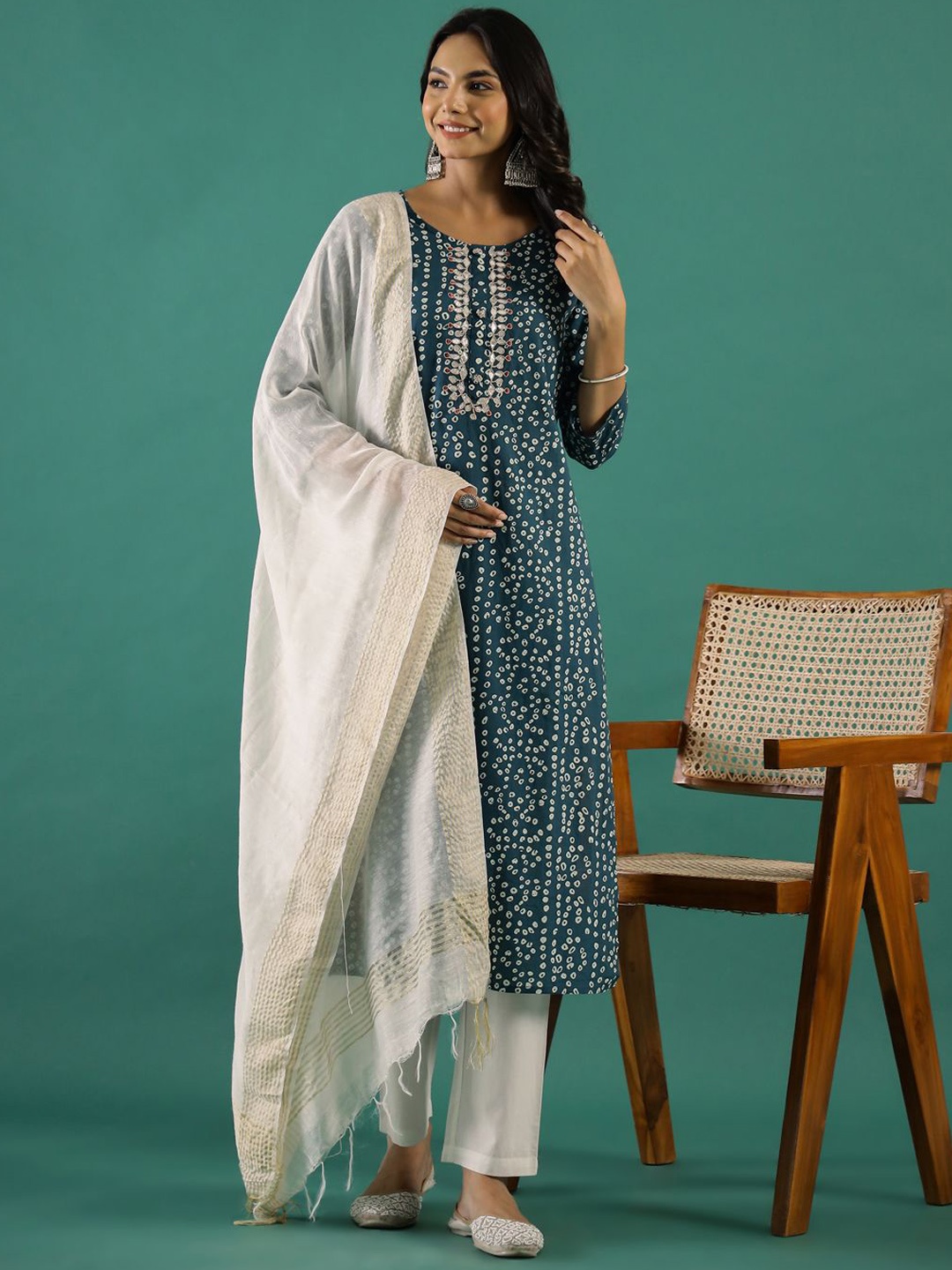 

Sangria Green Bandhani Printed Pure Cotton Straight Kurta With Trousers And Dupatta
