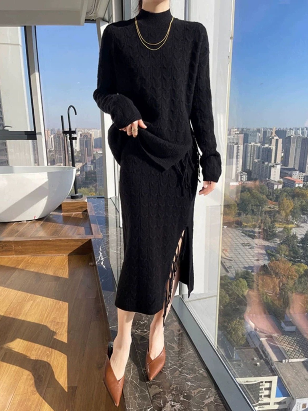 

Alamode By Akanksha Black Jiah Winter Woolen Co-Ord Set - Set of Sweater And Skirt
