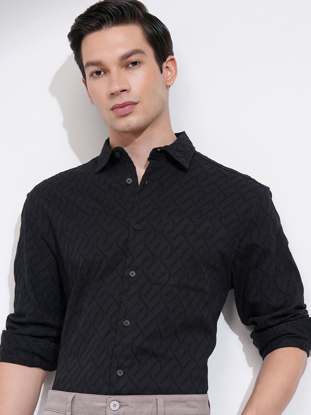 

HIGHLANDER Men Jacquard Embroide Relaxed Shirt, Black