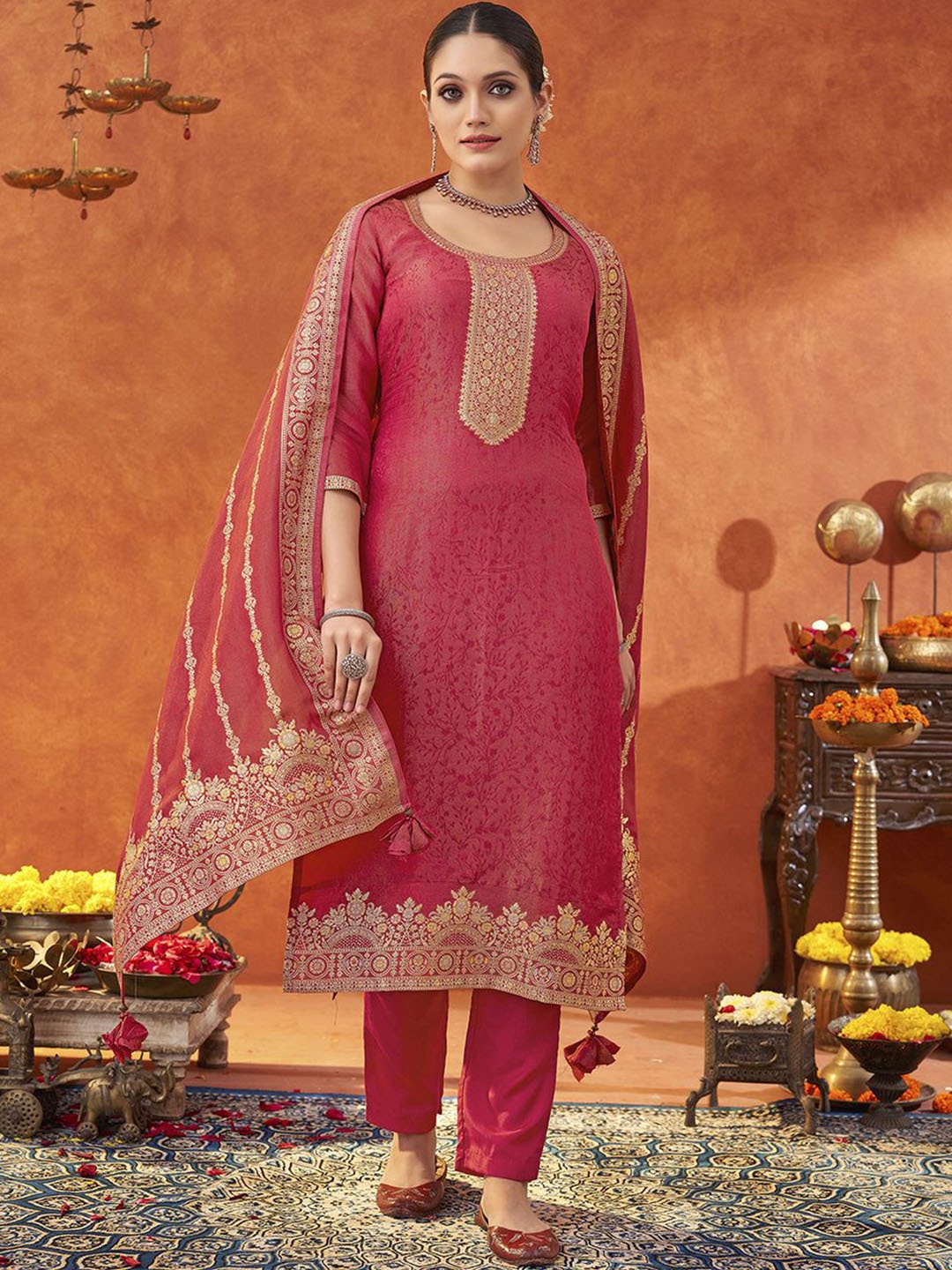 

Saanjh Women Regular Kurta with Trousers & With Dupatta, Pink