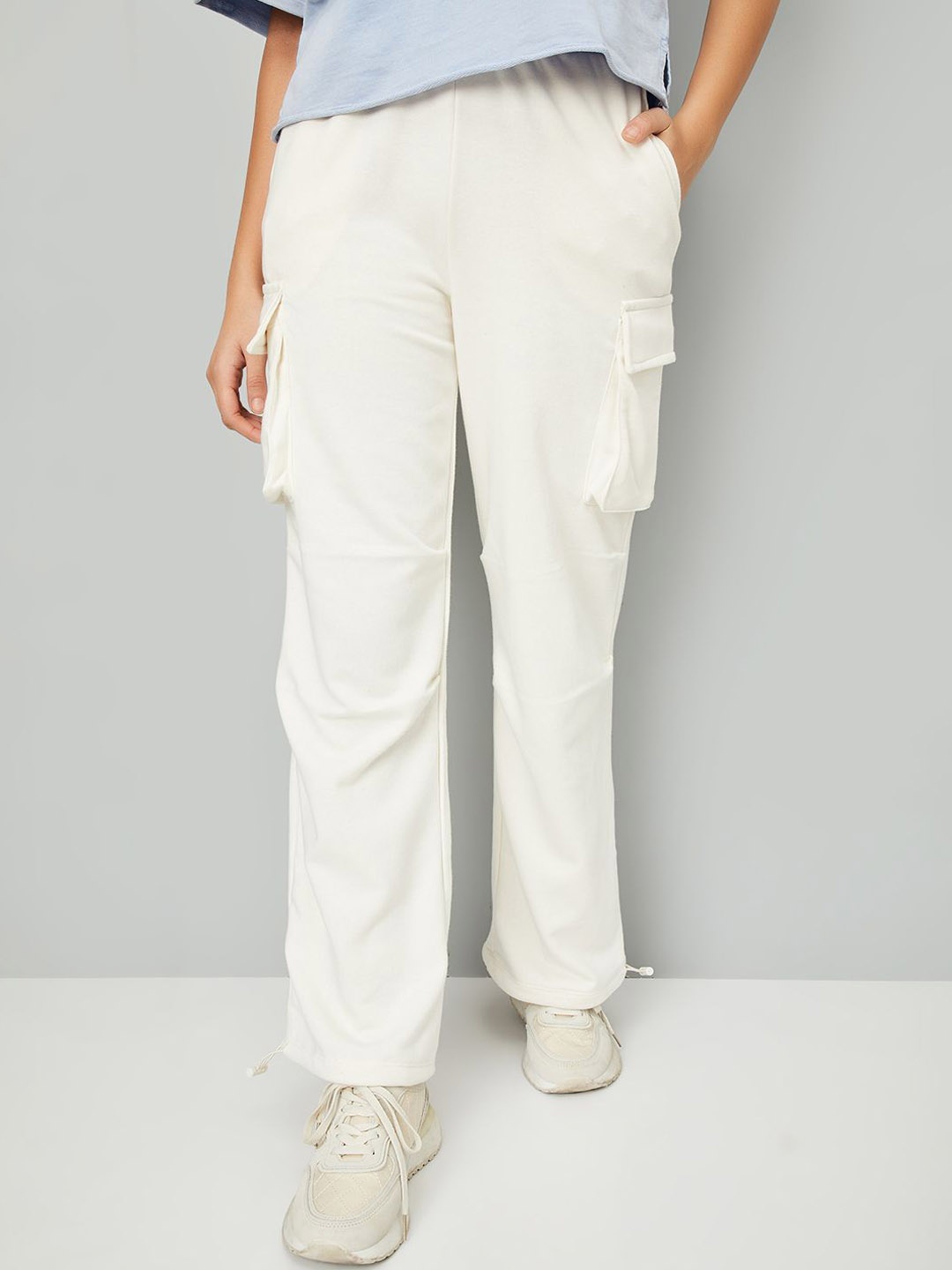 

max Women Cargo Track Pants, Off white