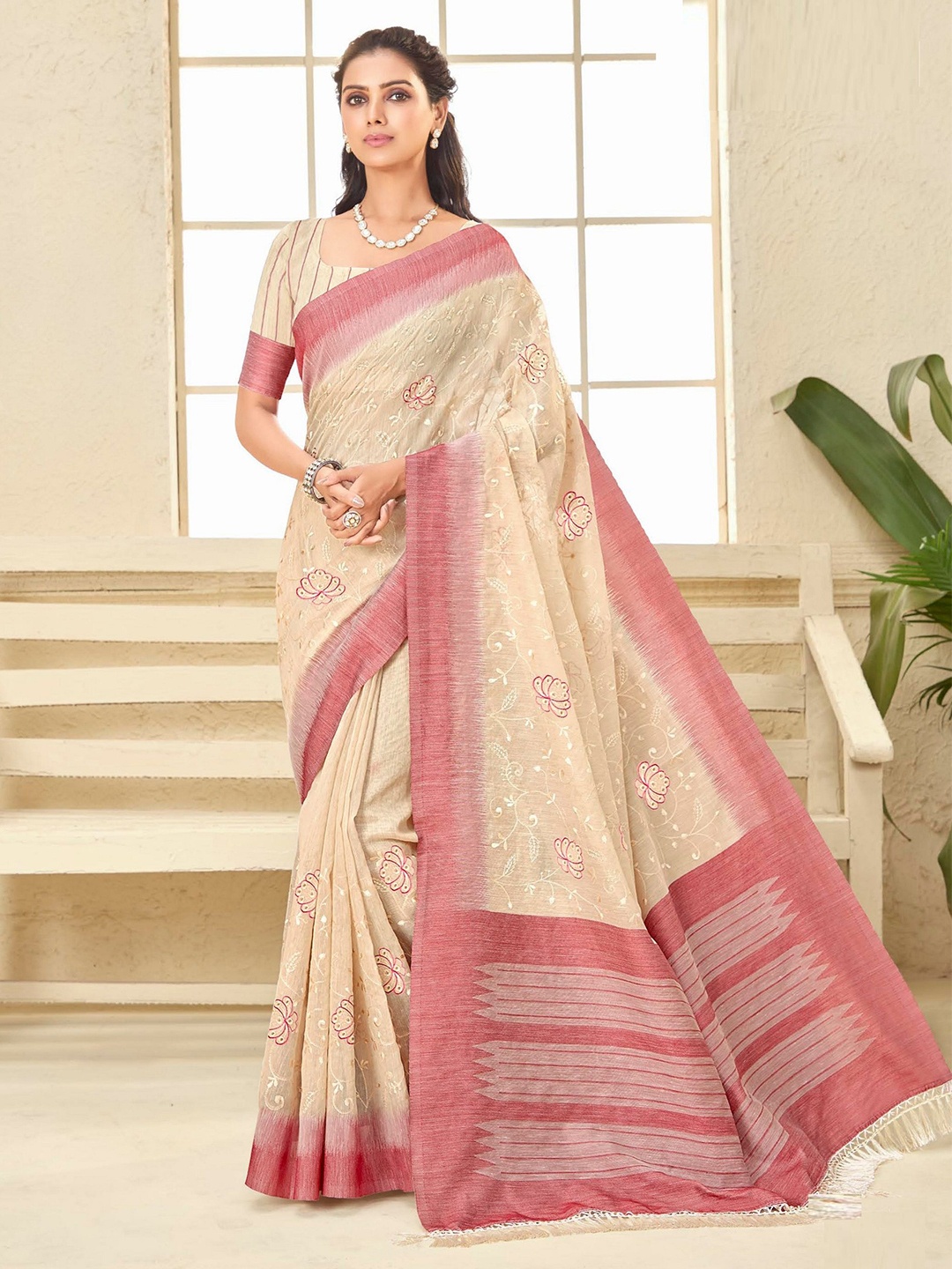 

MAHALASA Ethnic Motifs Embroidered Pure Cotton Saree, Beige