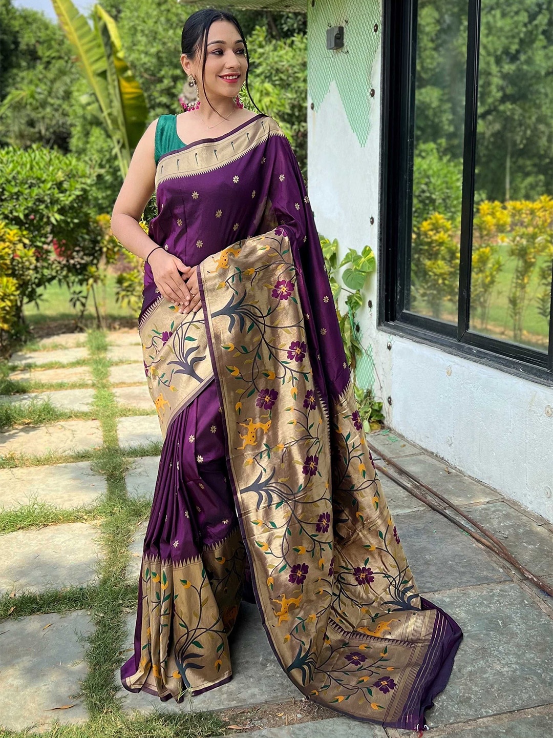 

DIVASTRI Woven Design Printed Zari Paithani Saree, Purple