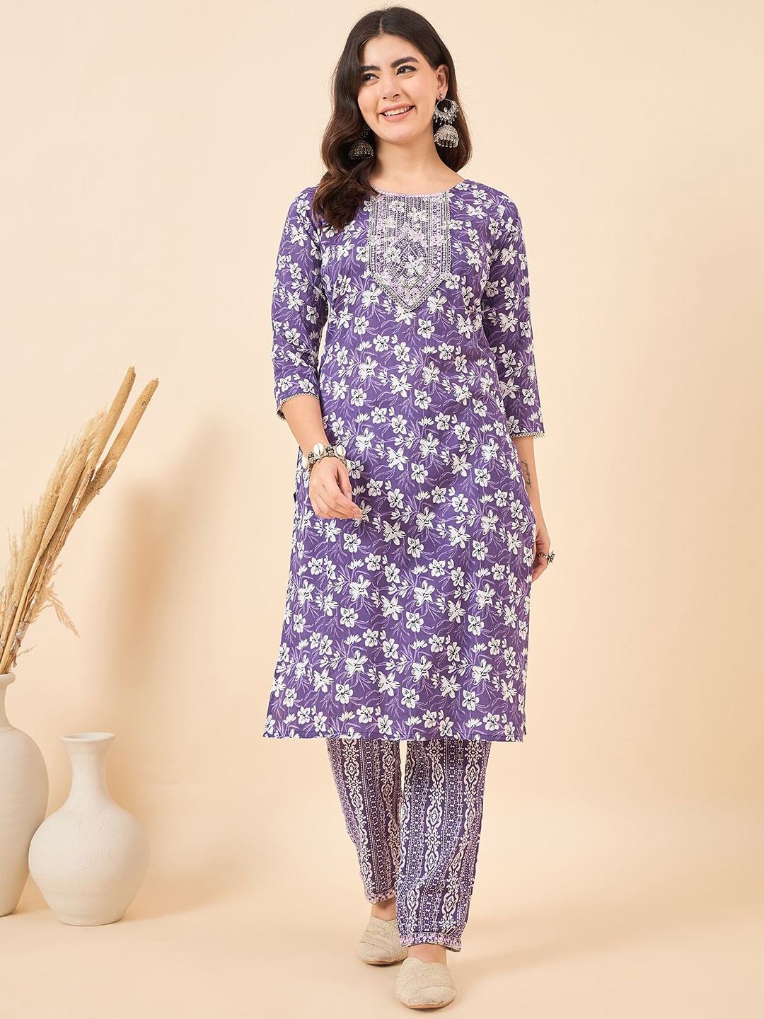 

Anouk Purple And White Floral Printed Round Neck Pure Cotton Kurta With Trouser
