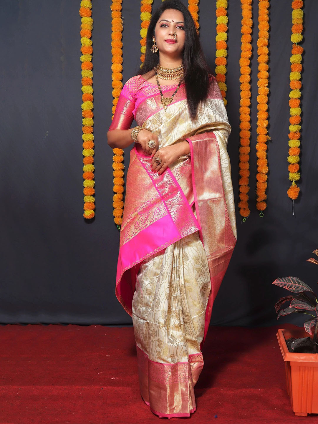 

SILKWEAR Woven Design Zari Banarasi Saree with Blouse Piece, Cream