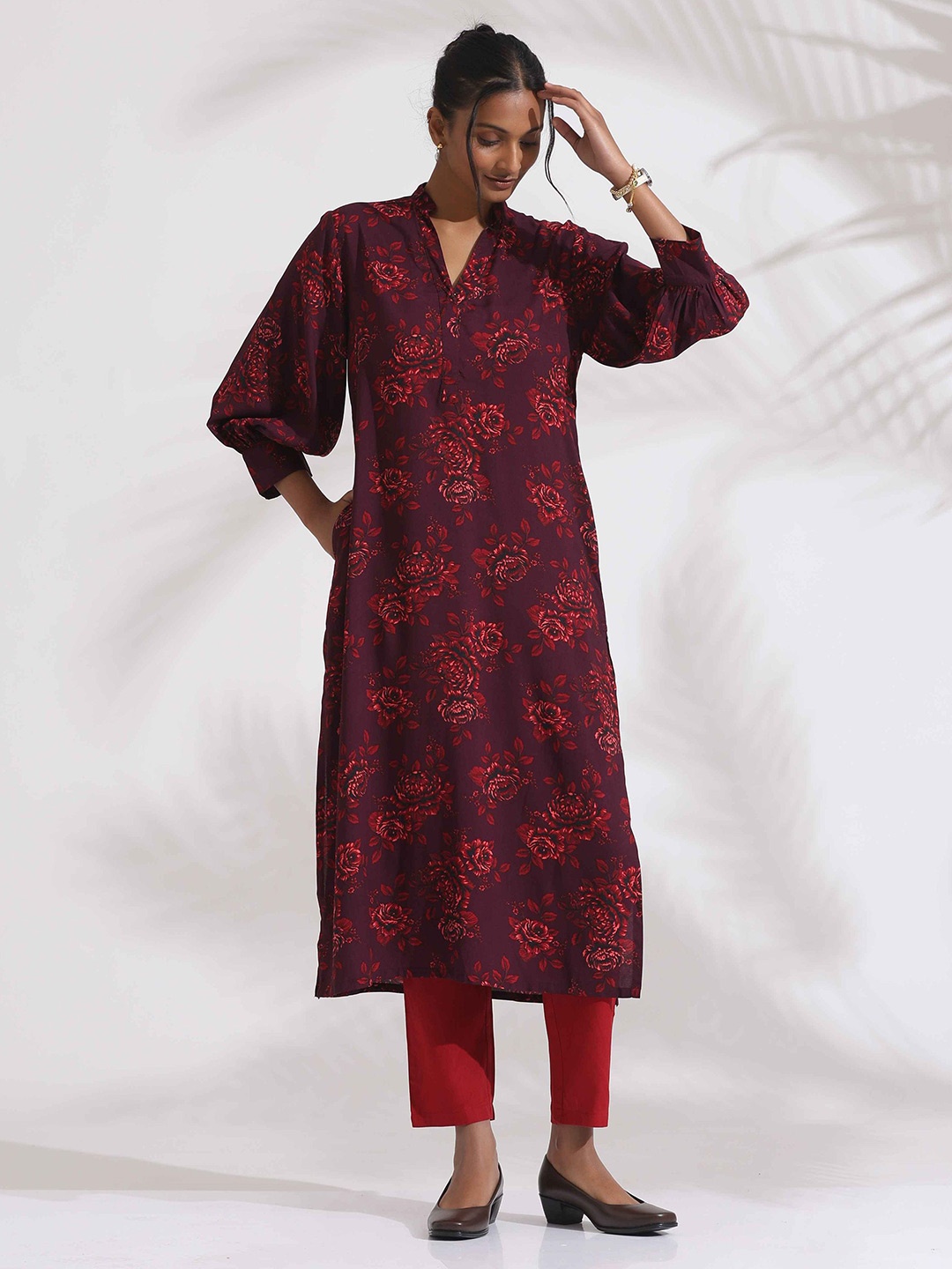 

trueBrowns Floral Printed Straight Kurta with Trousers, Purple