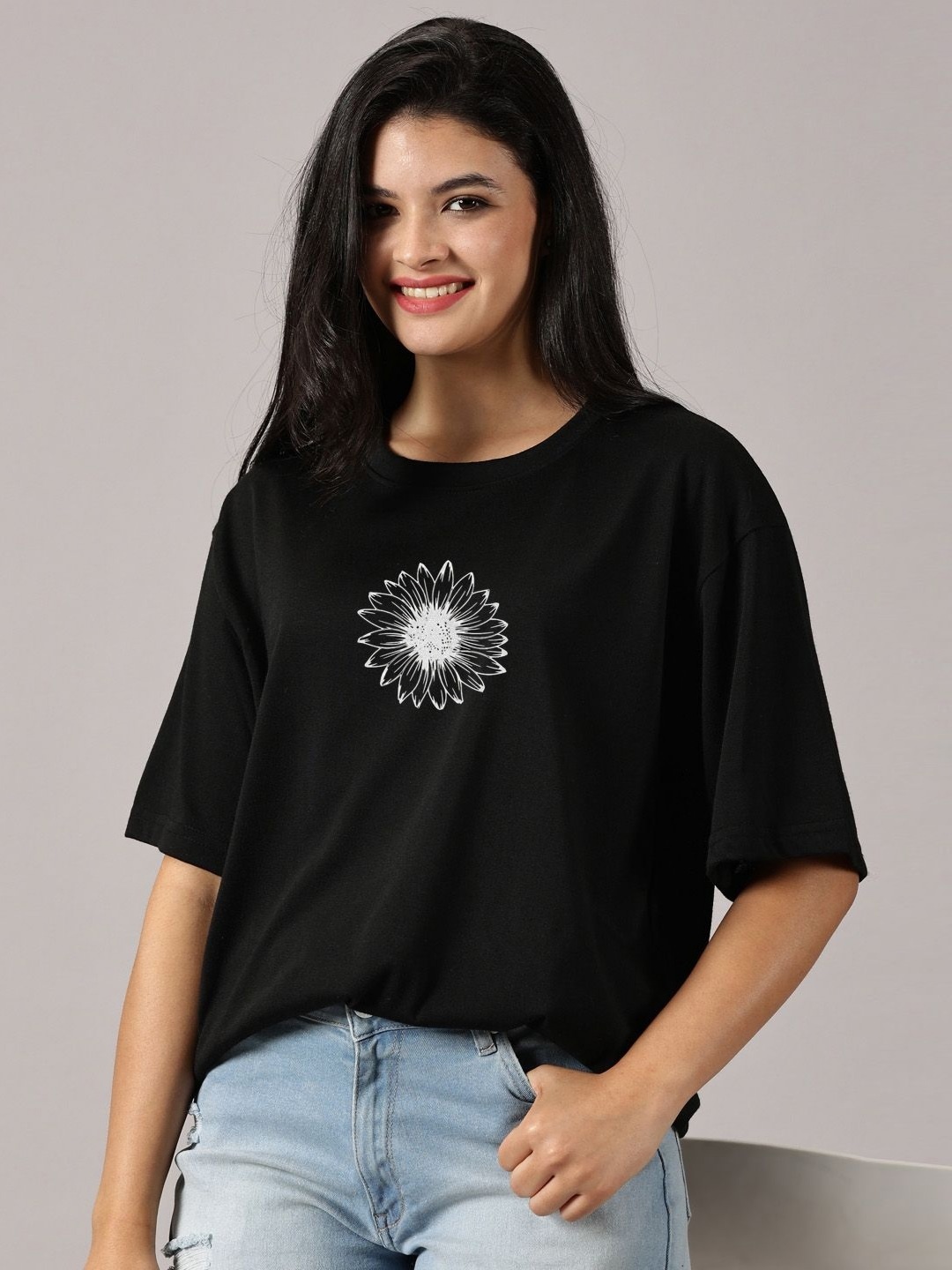 

Rodzen Women Printed Drop-Shoulder Sleeves T-shirt, Black